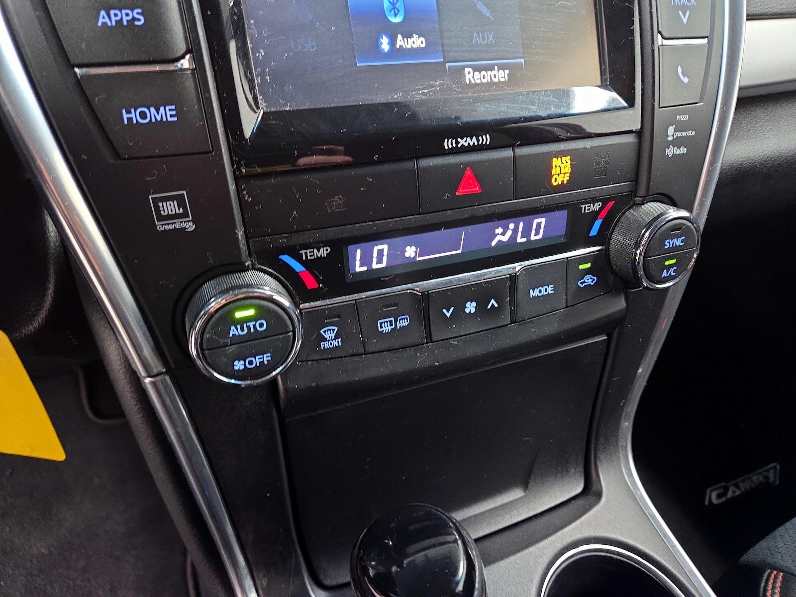 2017 Toyota Camry XSE - Photo 14
