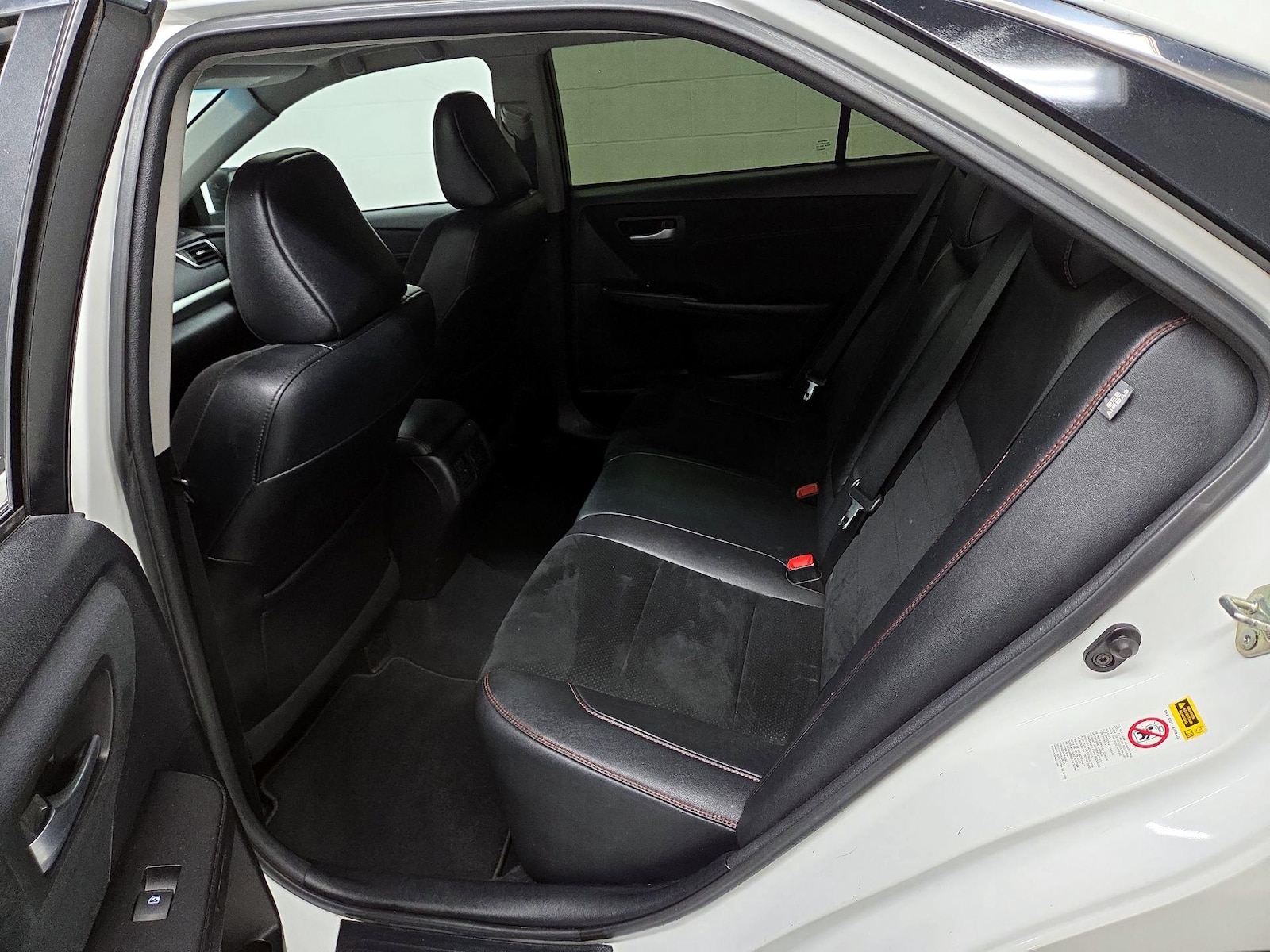 2017 Toyota Camry XSE - Photo 18