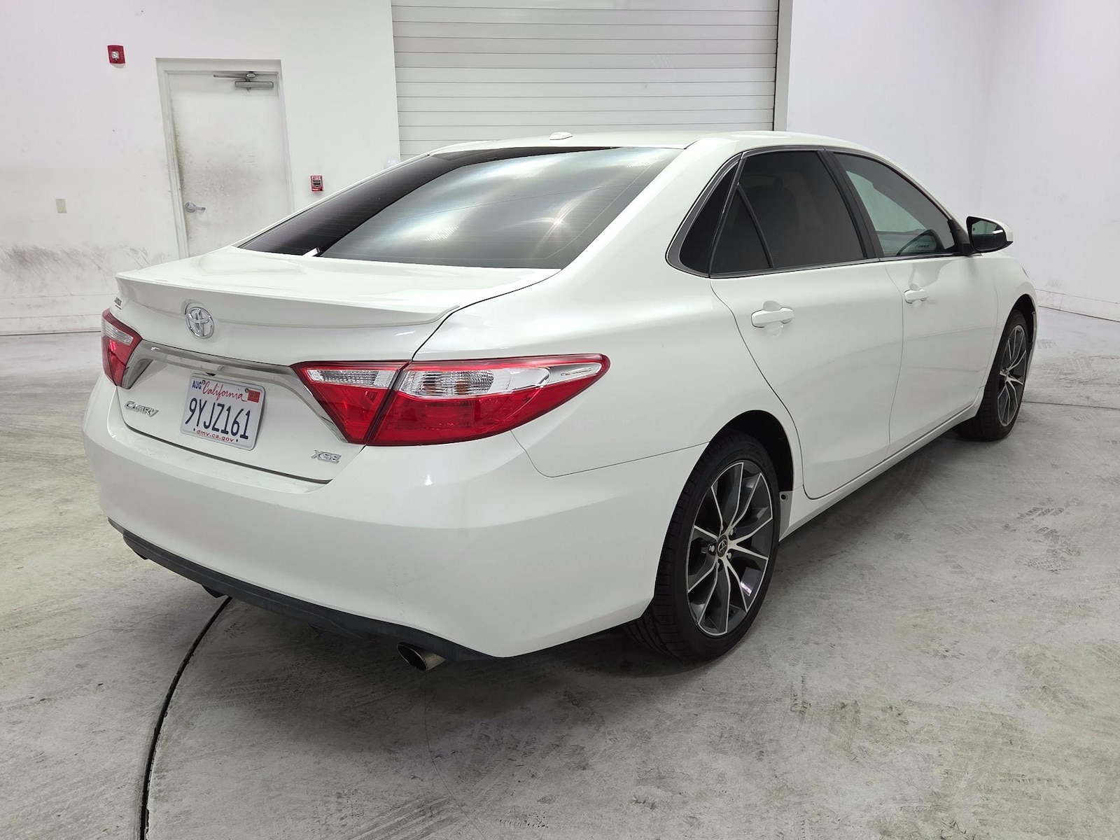 2017 Toyota Camry XSE - Photo 5