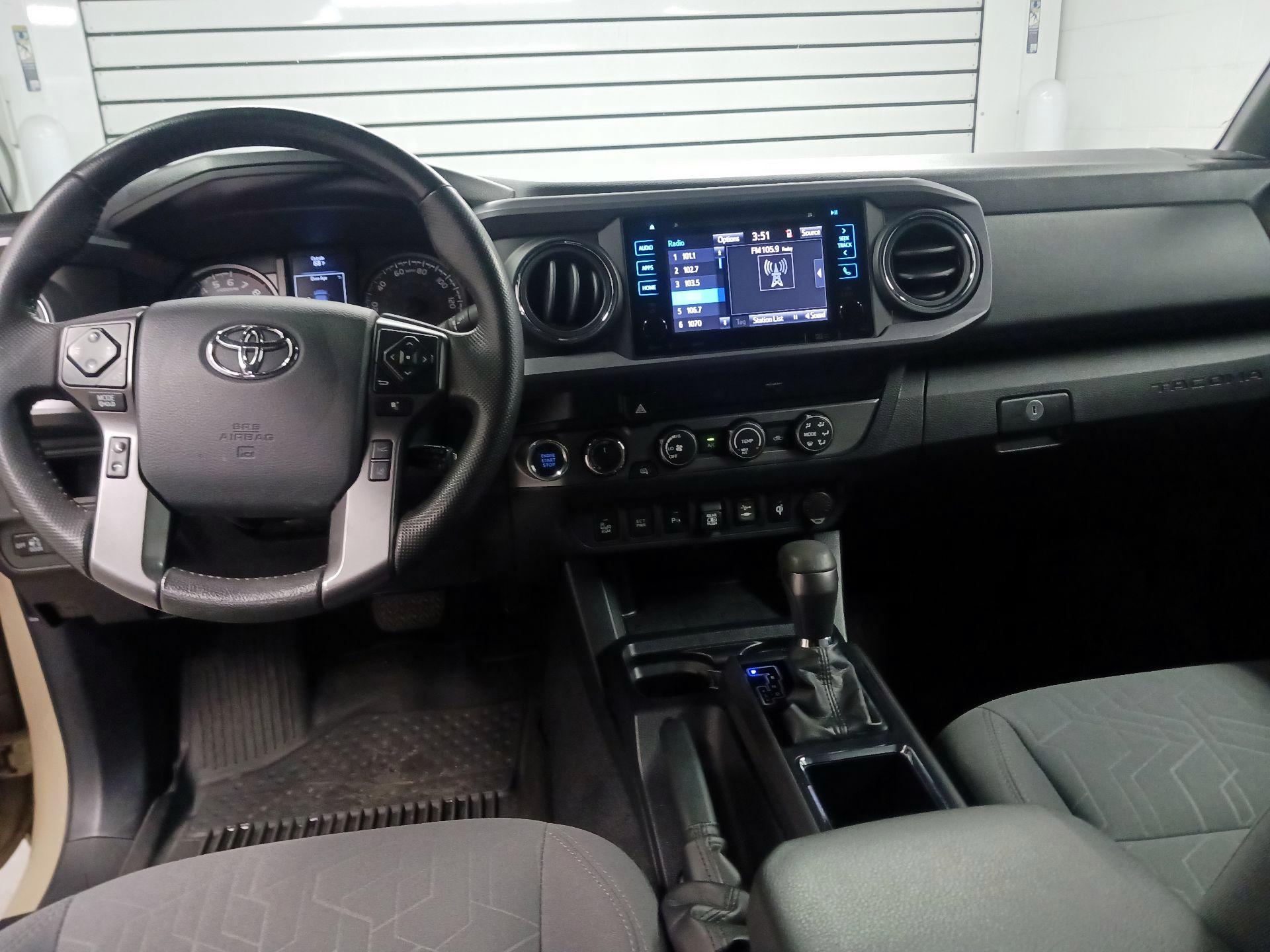 Thumbnail: 2019 Toyota Tacoma - 9