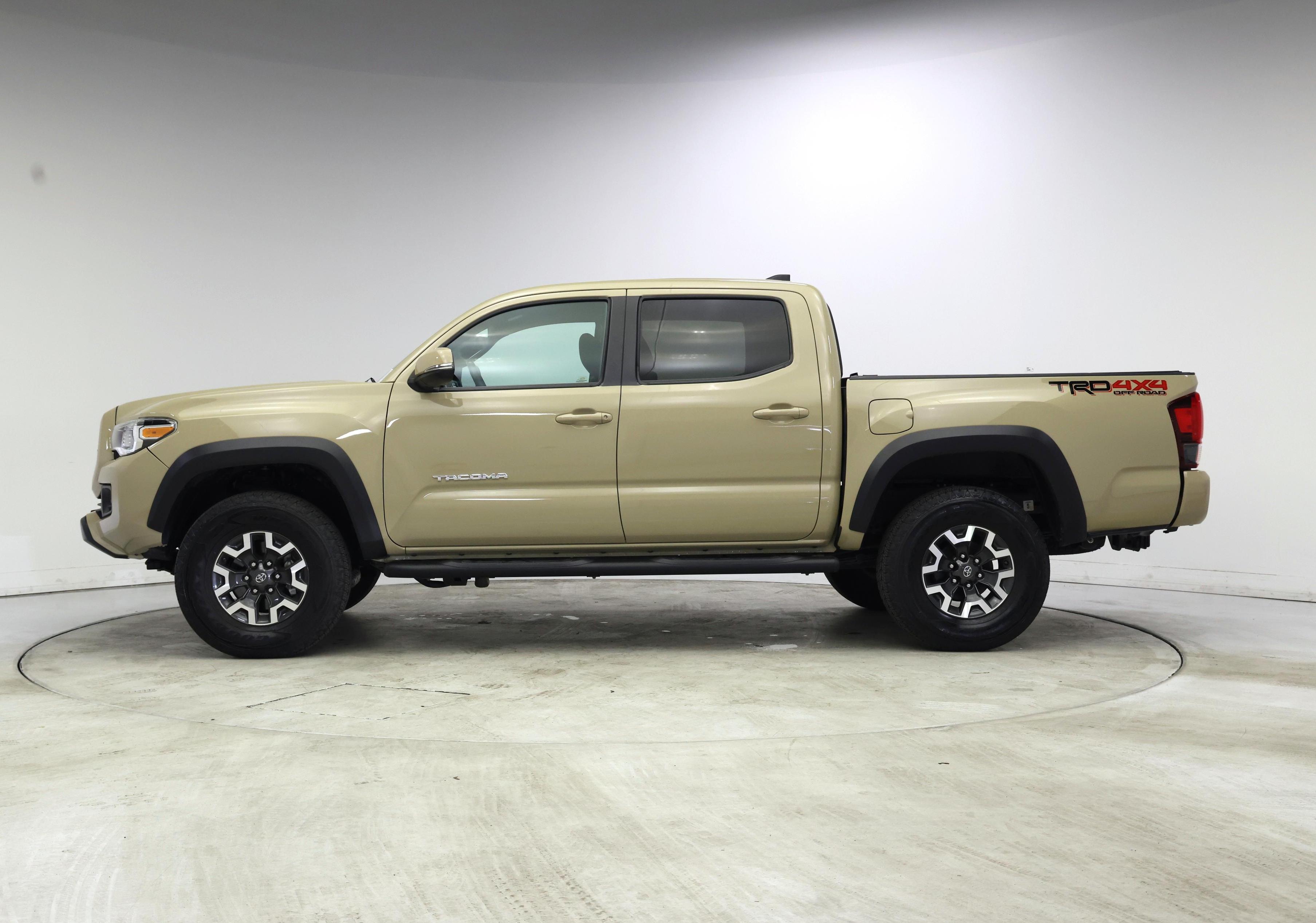 Thumbnail: 2019 Toyota Tacoma - 3