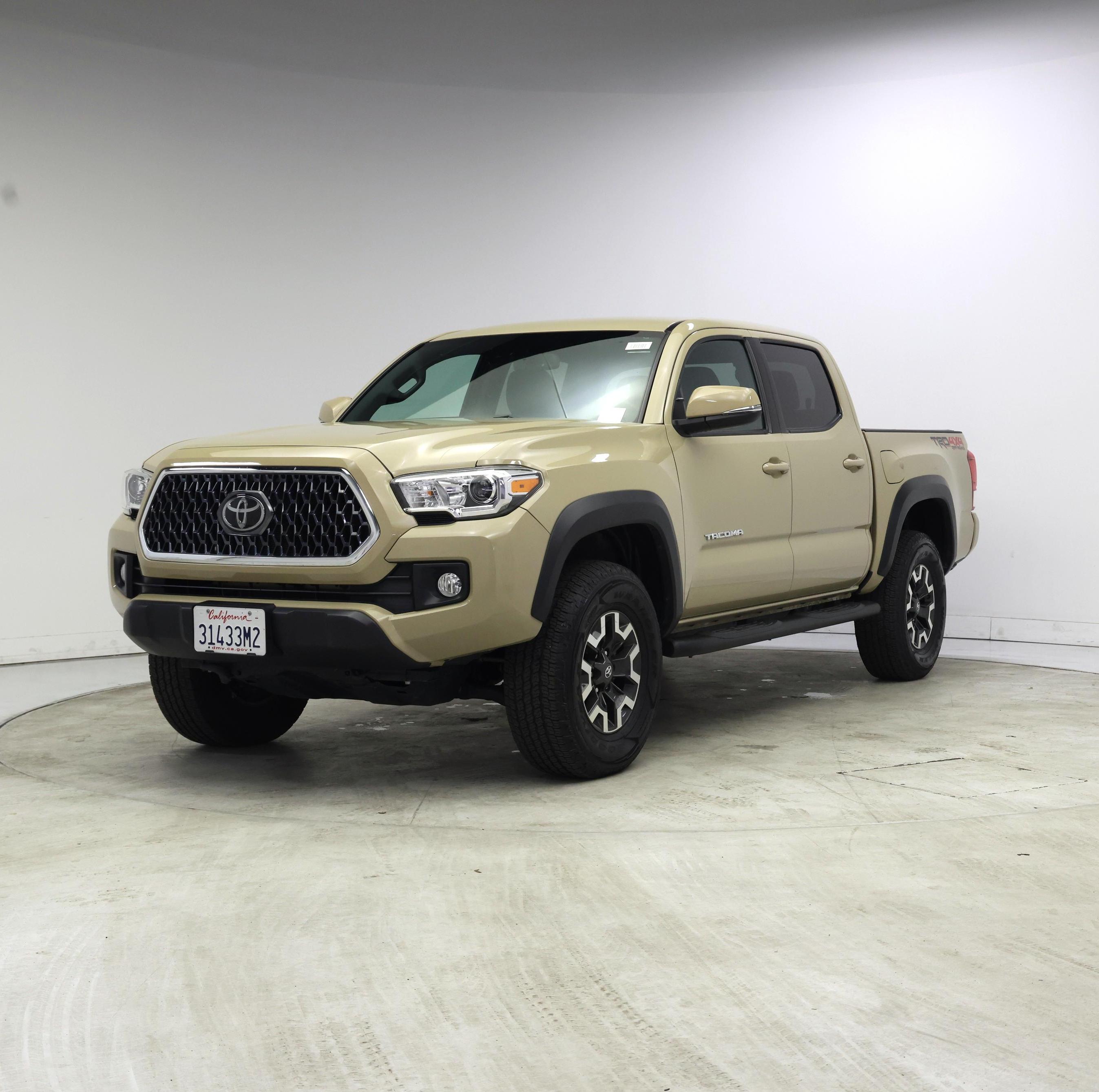 Thumbnail: 2019 Toyota Tacoma - 4