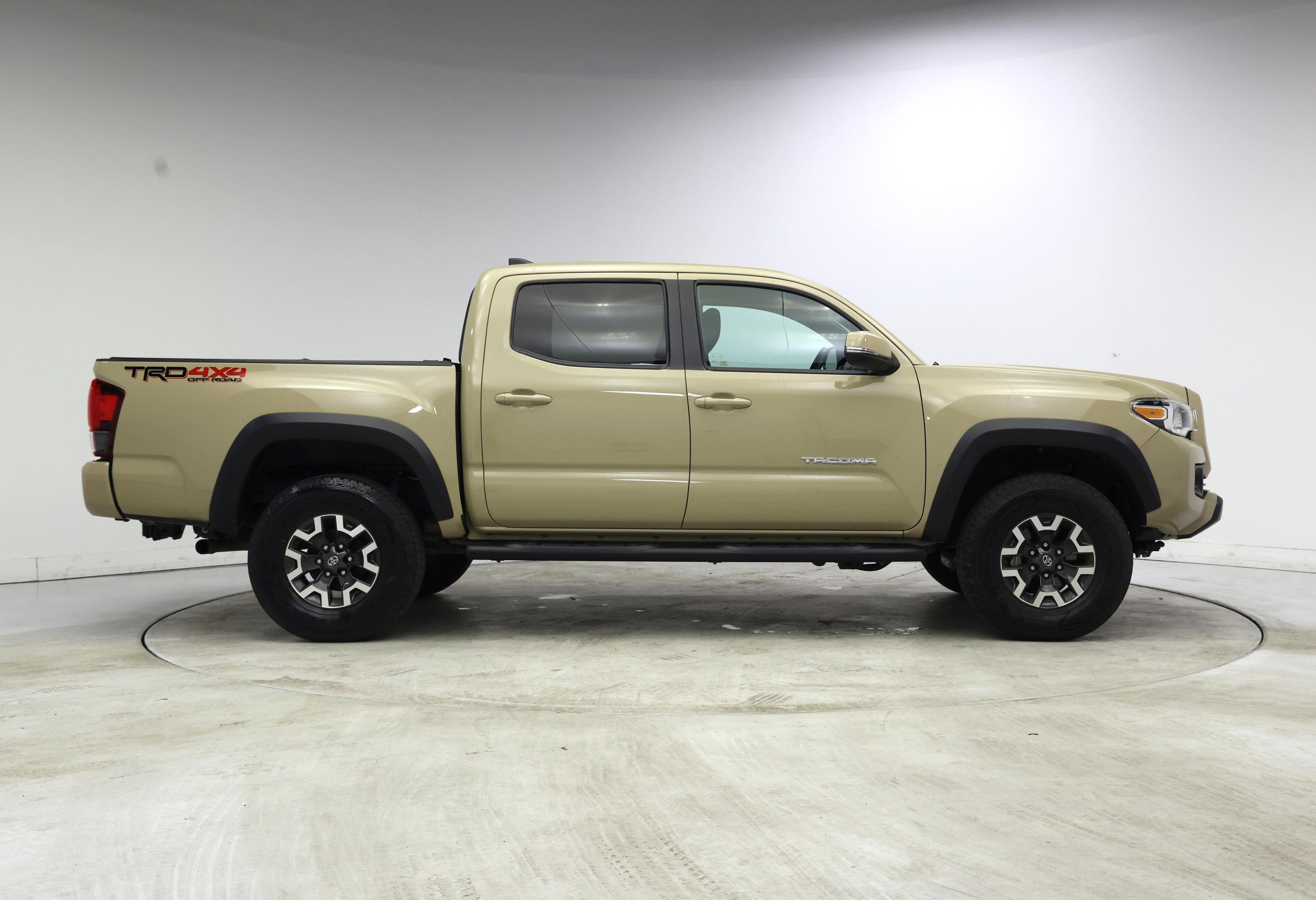 Thumbnail: 2019 Toyota Tacoma - 7