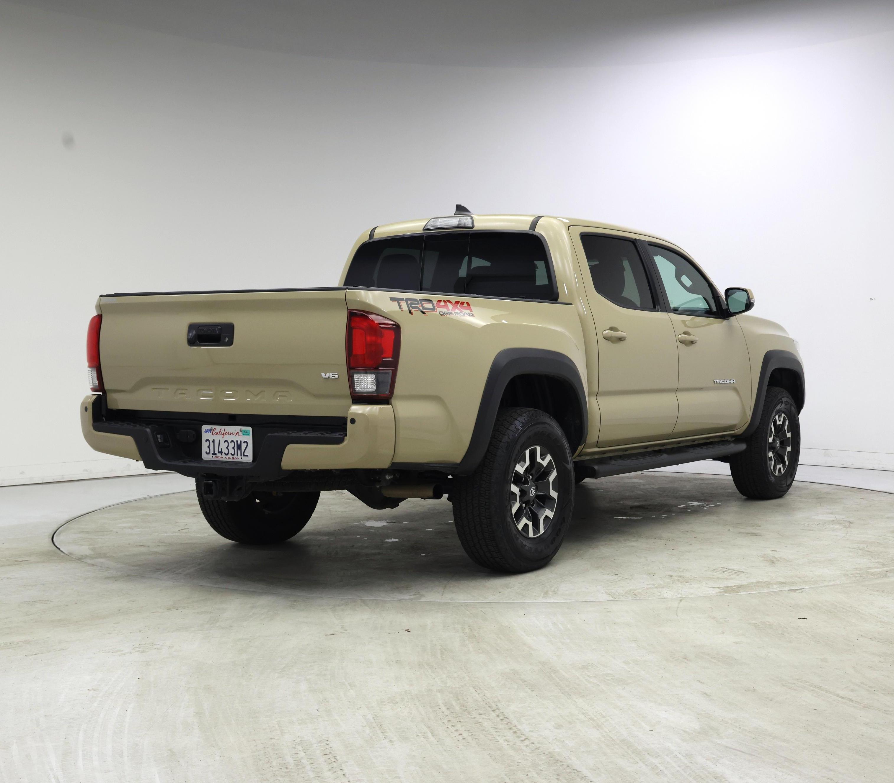 Thumbnail: 2019 Toyota Tacoma - 8