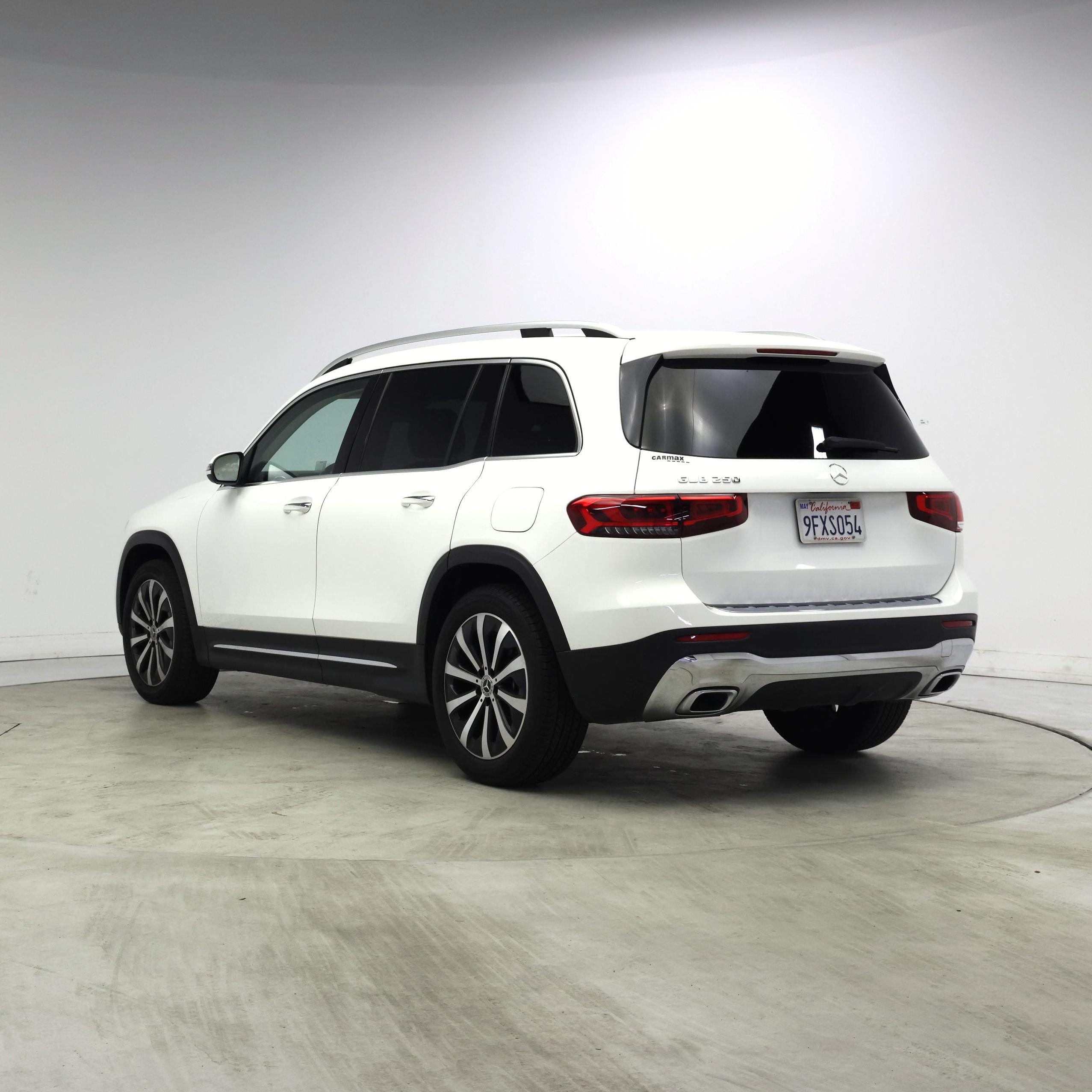 Thumbnail: 2020 Mercedes-Benz GLB - 2
