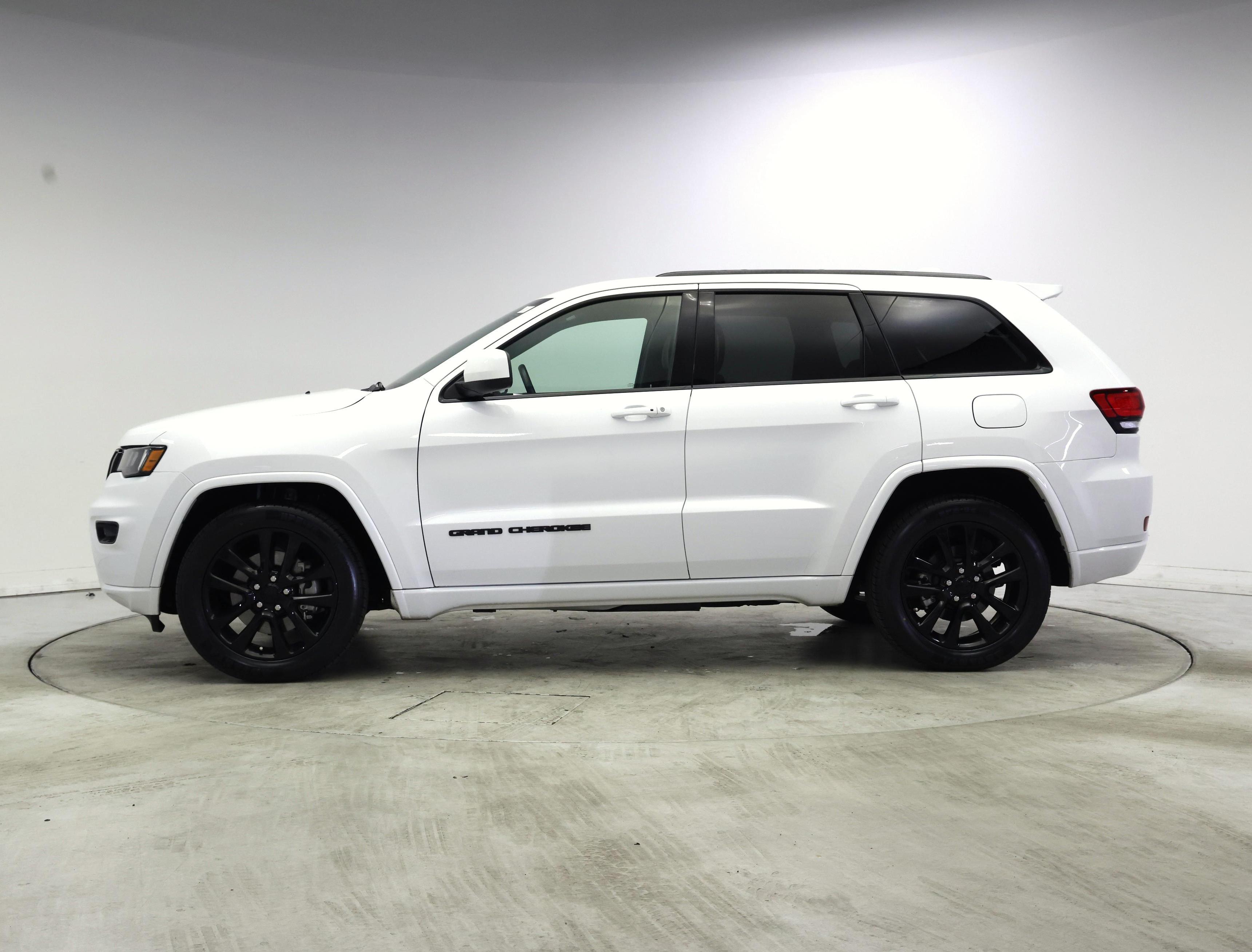 Thumbnail: 2021 Jeep Grand Cherokee - 3