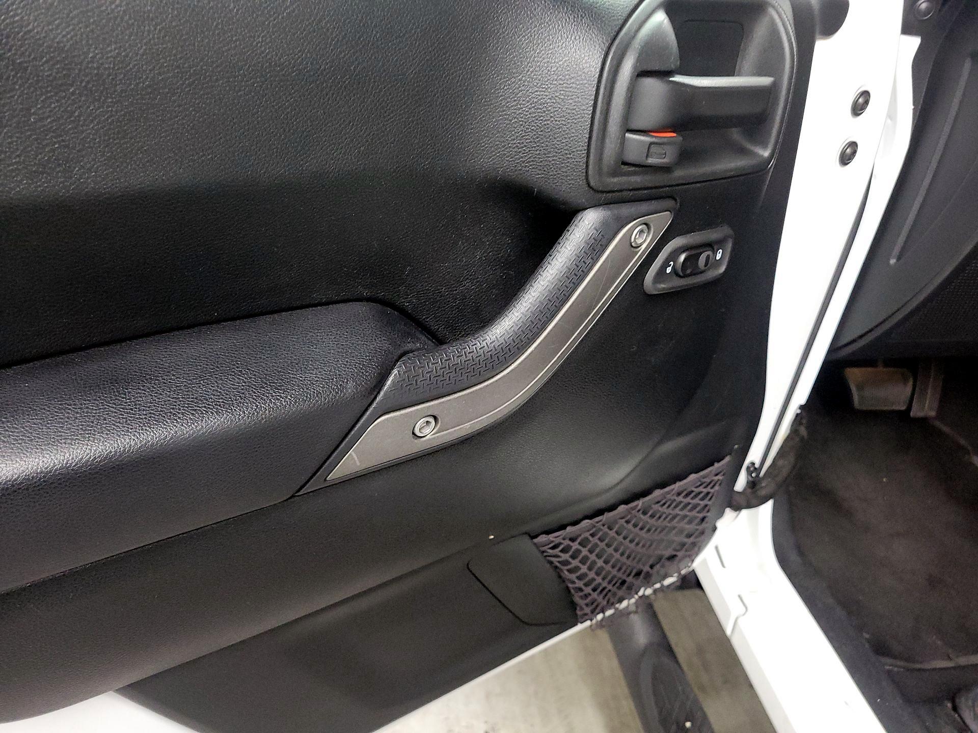 Thumbnail: 2018 Jeep Wrangler - 12