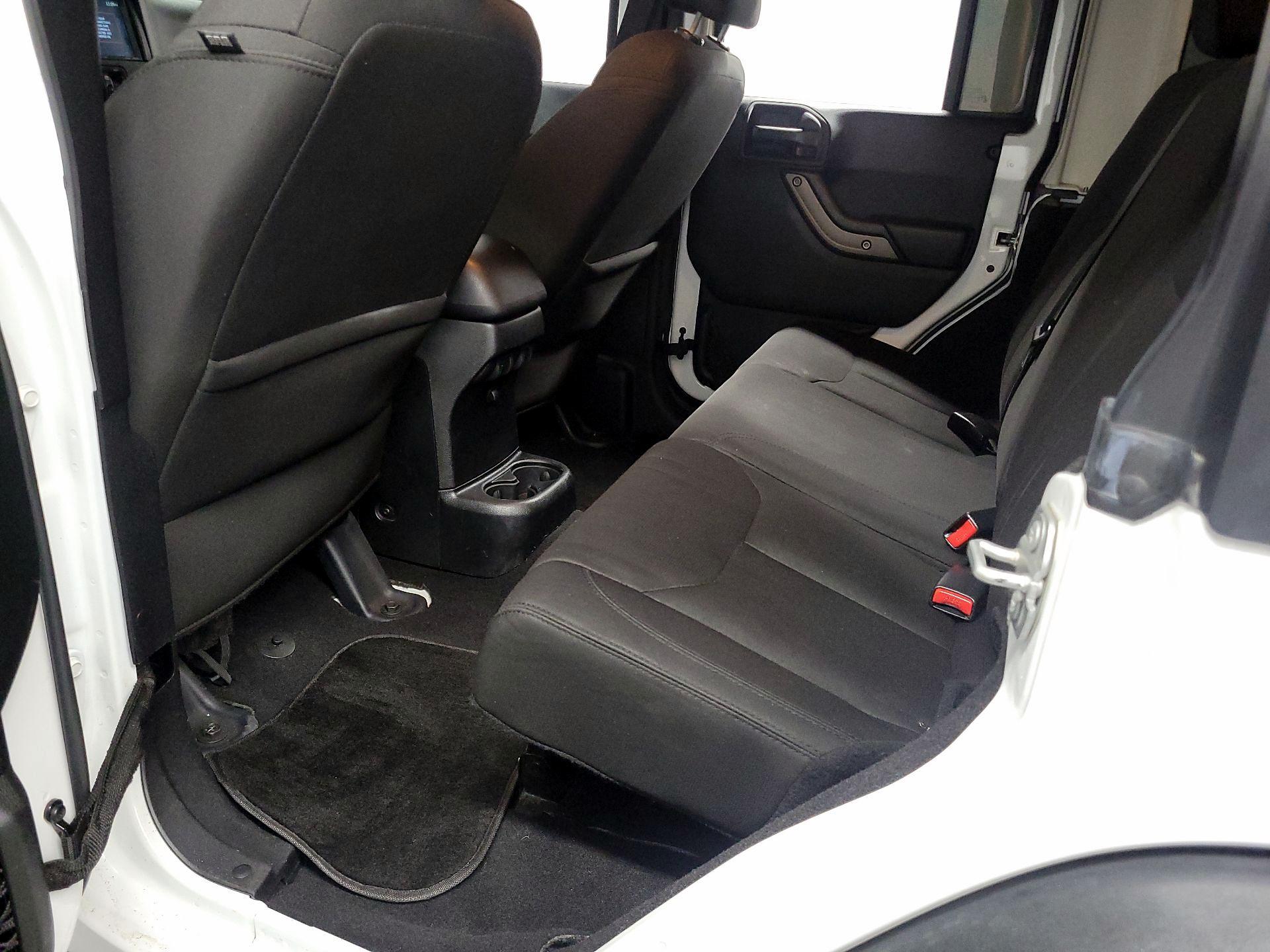 Thumbnail: 2018 Jeep Wrangler - 16