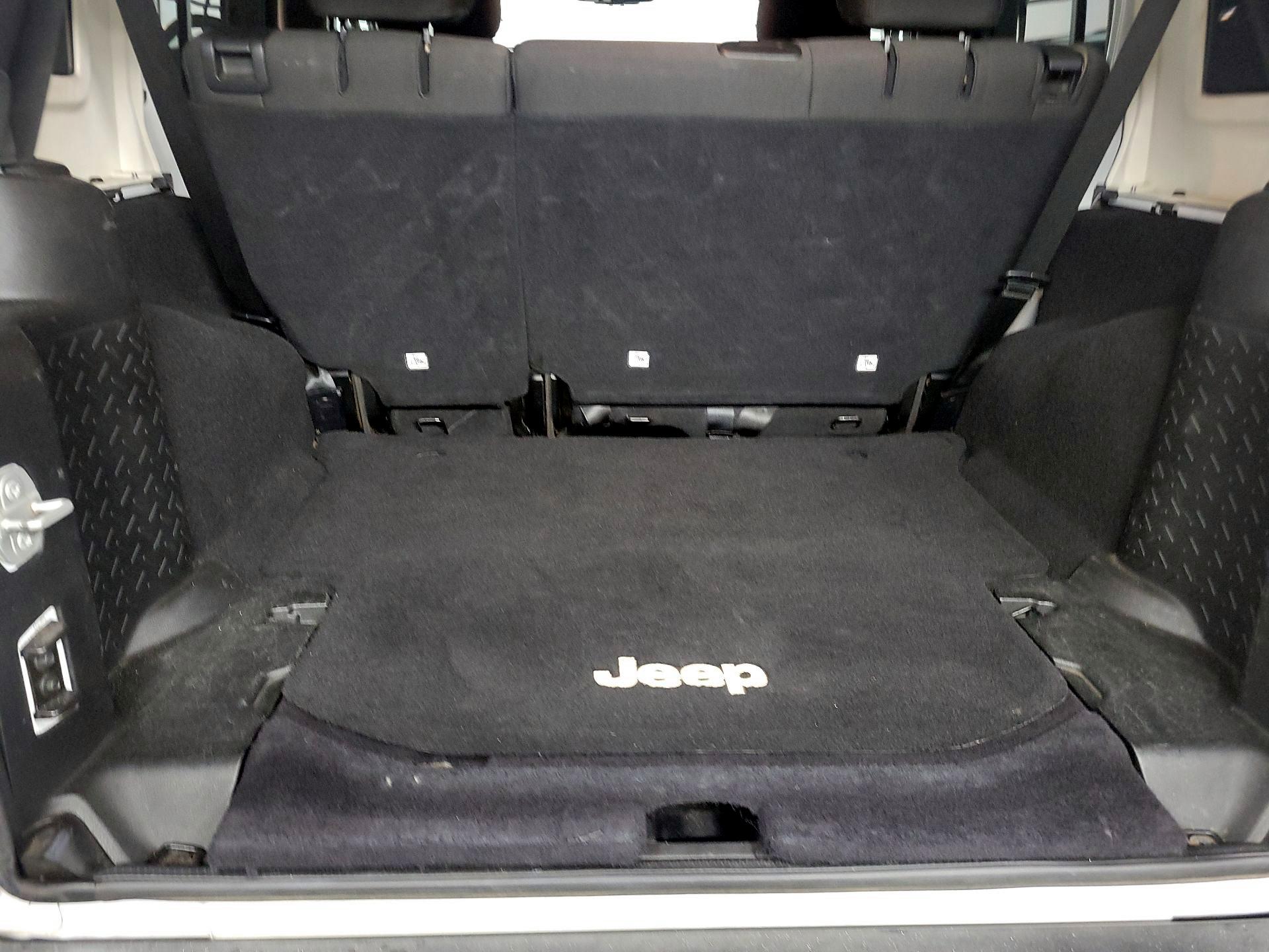 Thumbnail: 2018 Jeep Wrangler - 17