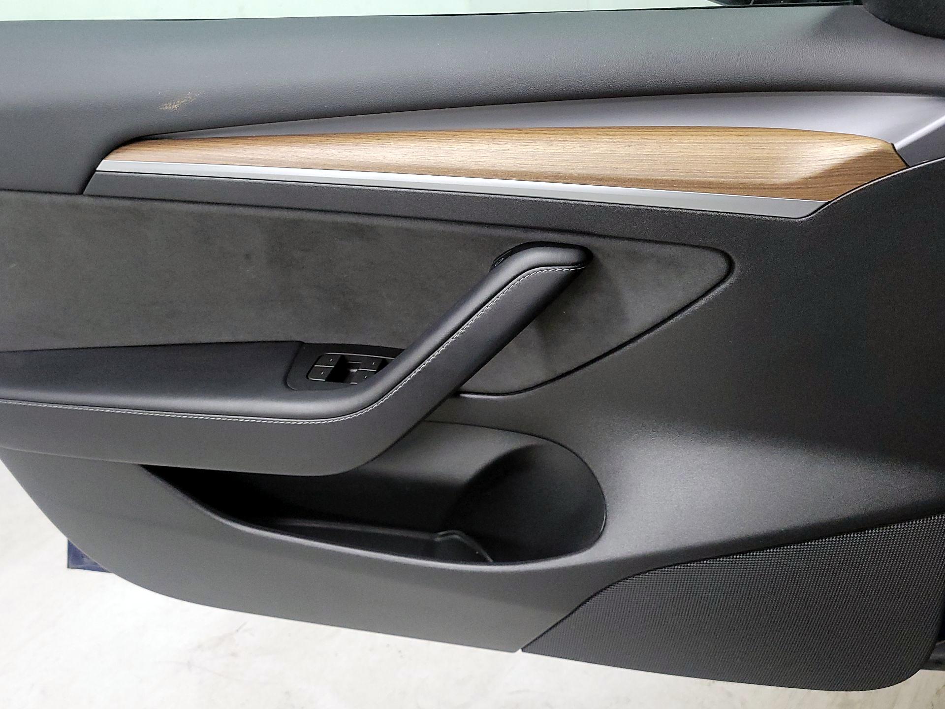 Thumbnail: 2023 Tesla Model 3 - 12