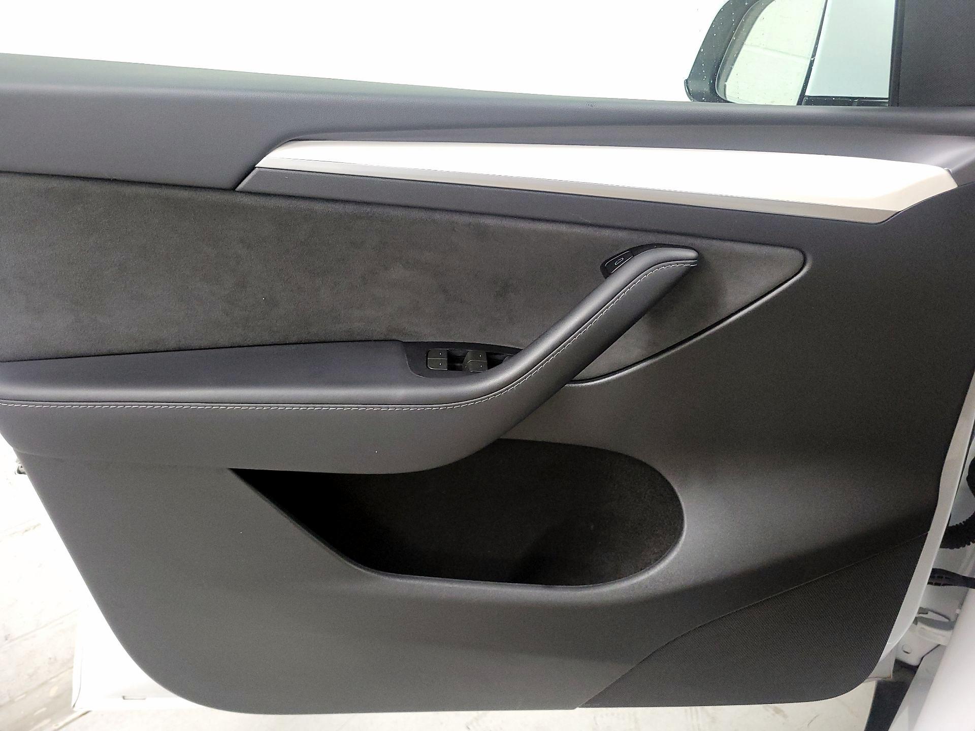 Thumbnail: 2025 Tesla Model Y - 12