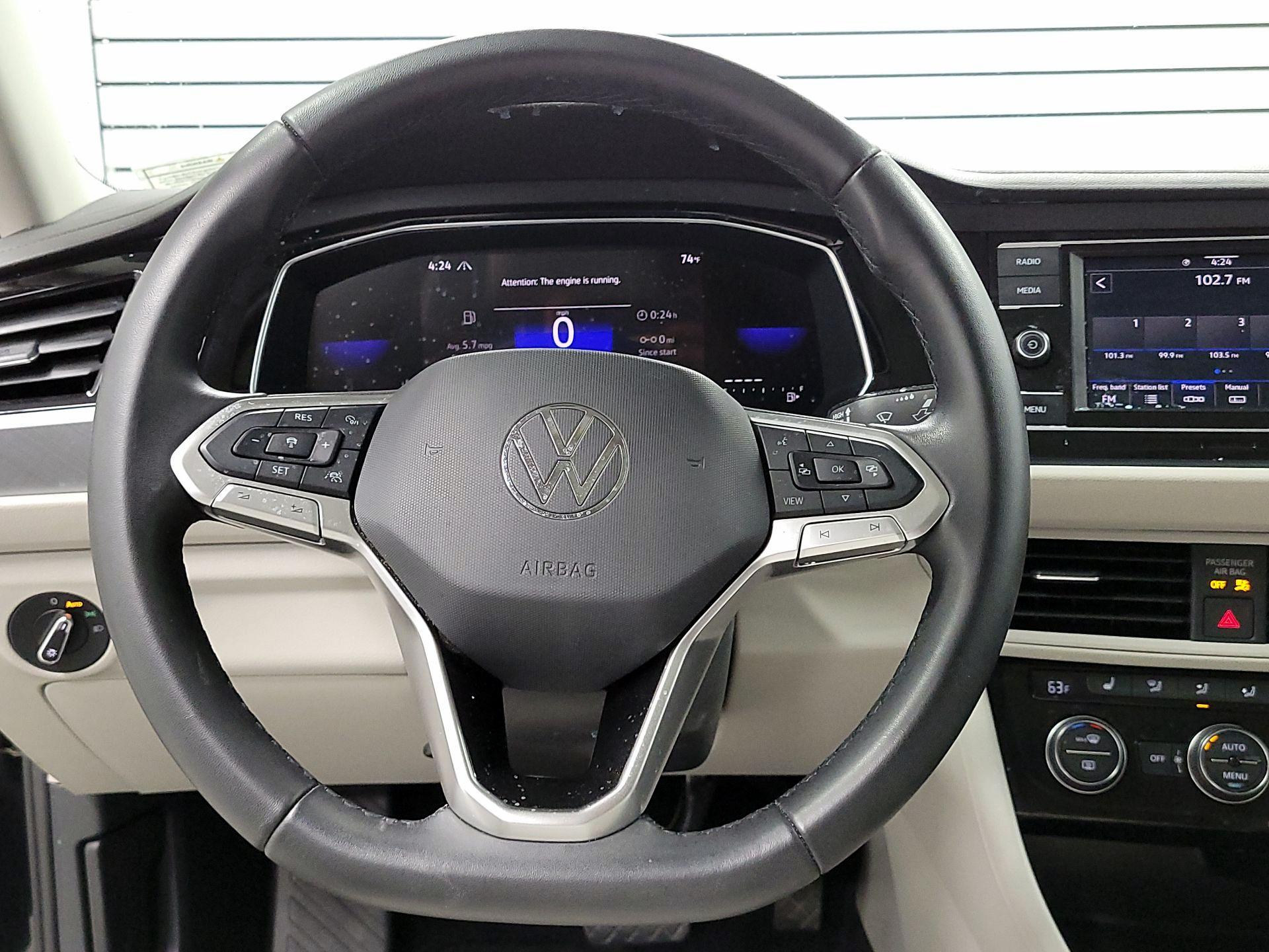 Thumbnail: 2023 Volkswagen Jetta - 10