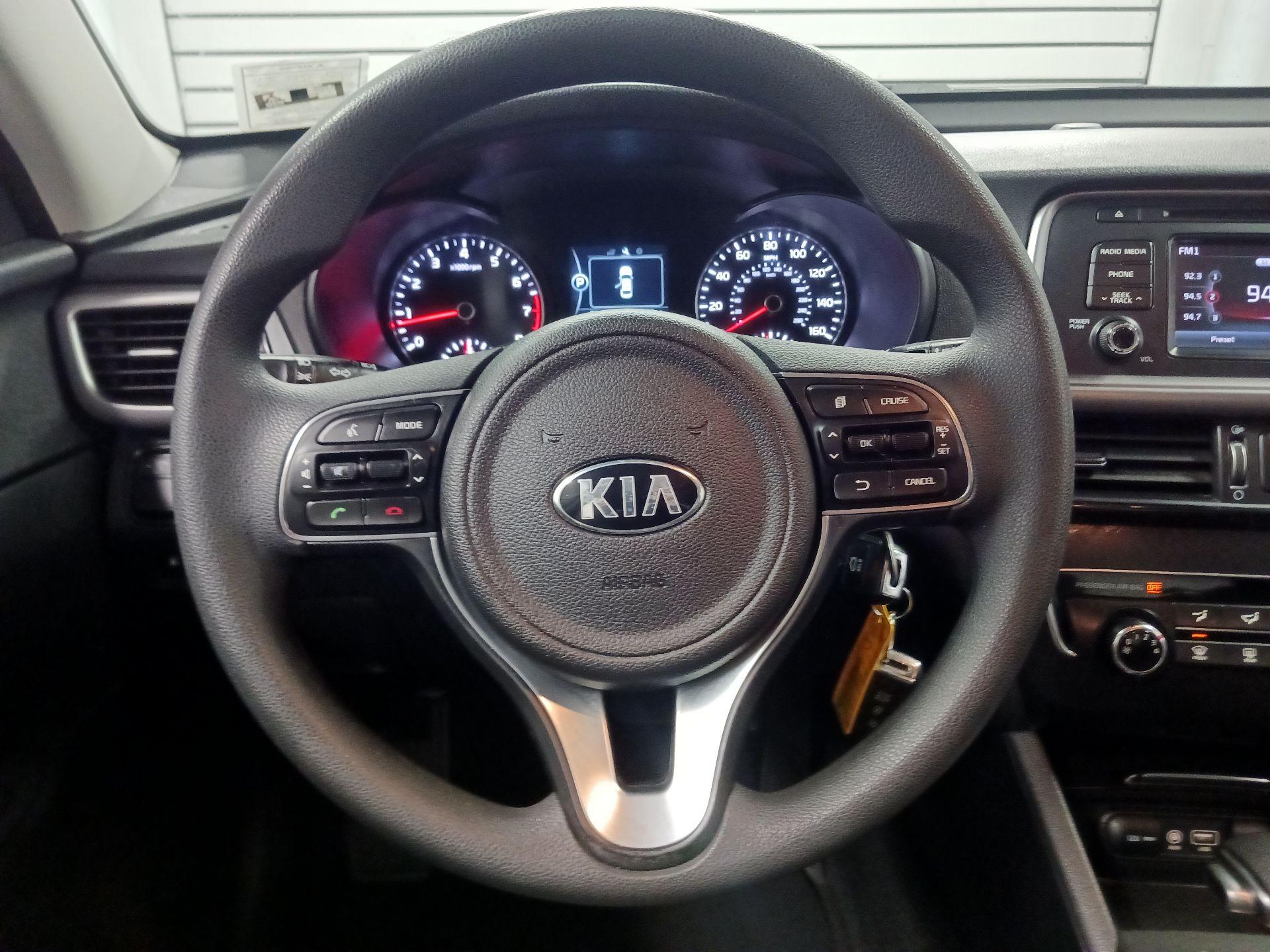 Thumbnail: 2016 Kia Optima - 10
