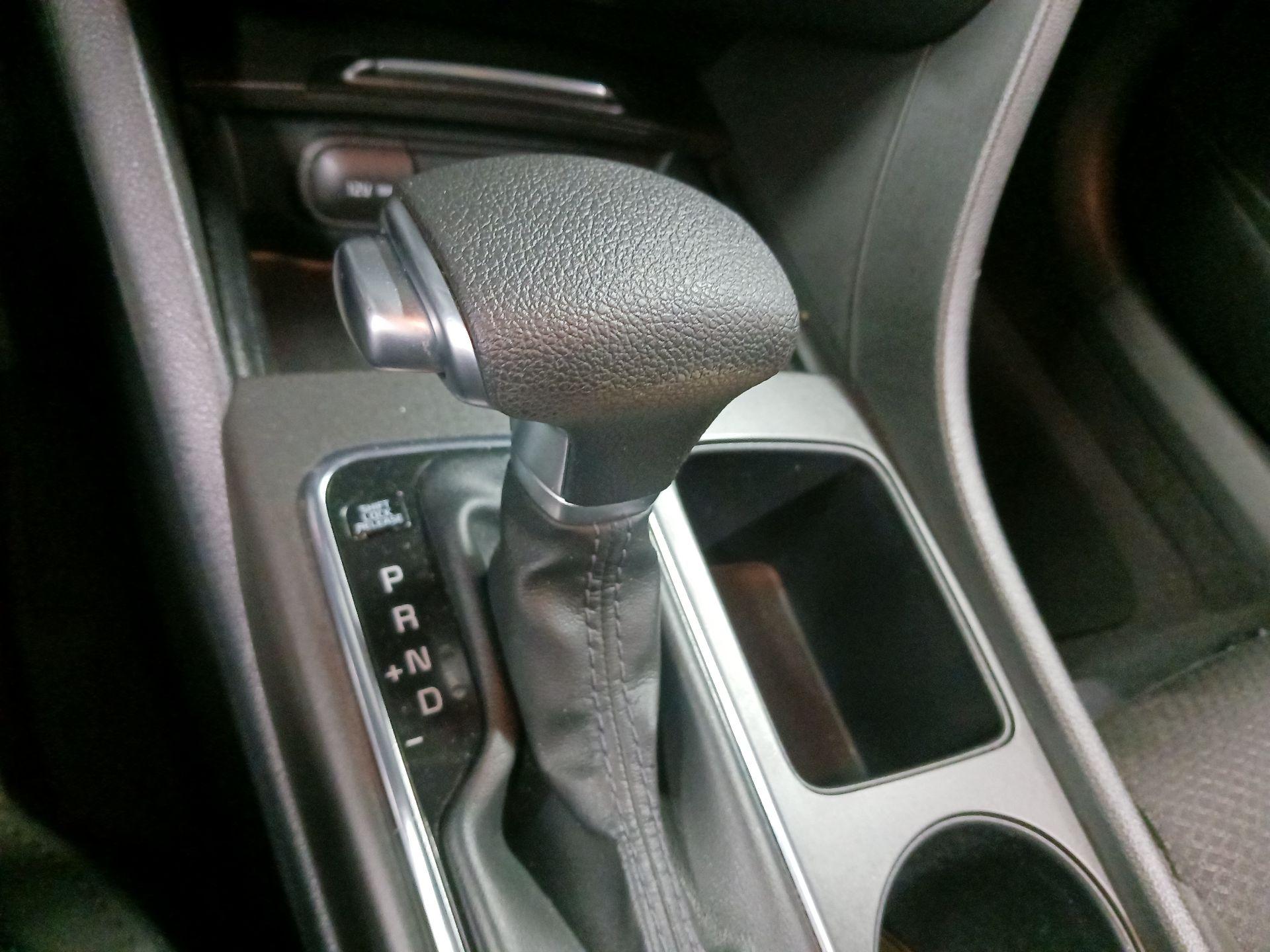 Thumbnail: 2016 Kia Optima - 16