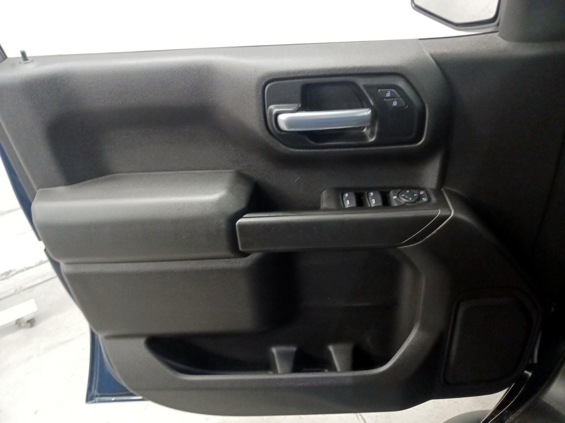 Thumbnail: 2020 Chevrolet Silverado 1500 - 12