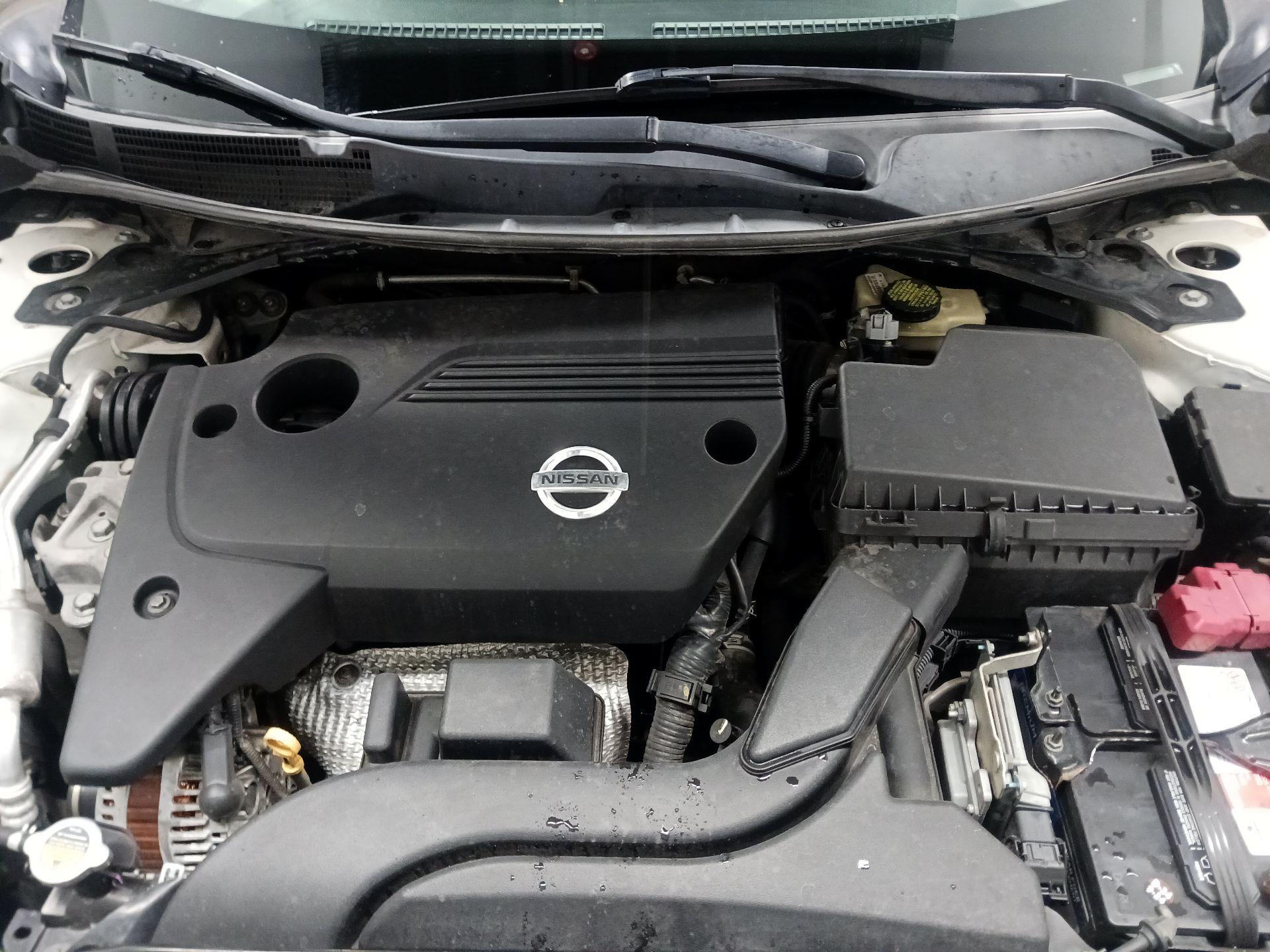 Thumbnail: 2015 Nissan Altima - 13