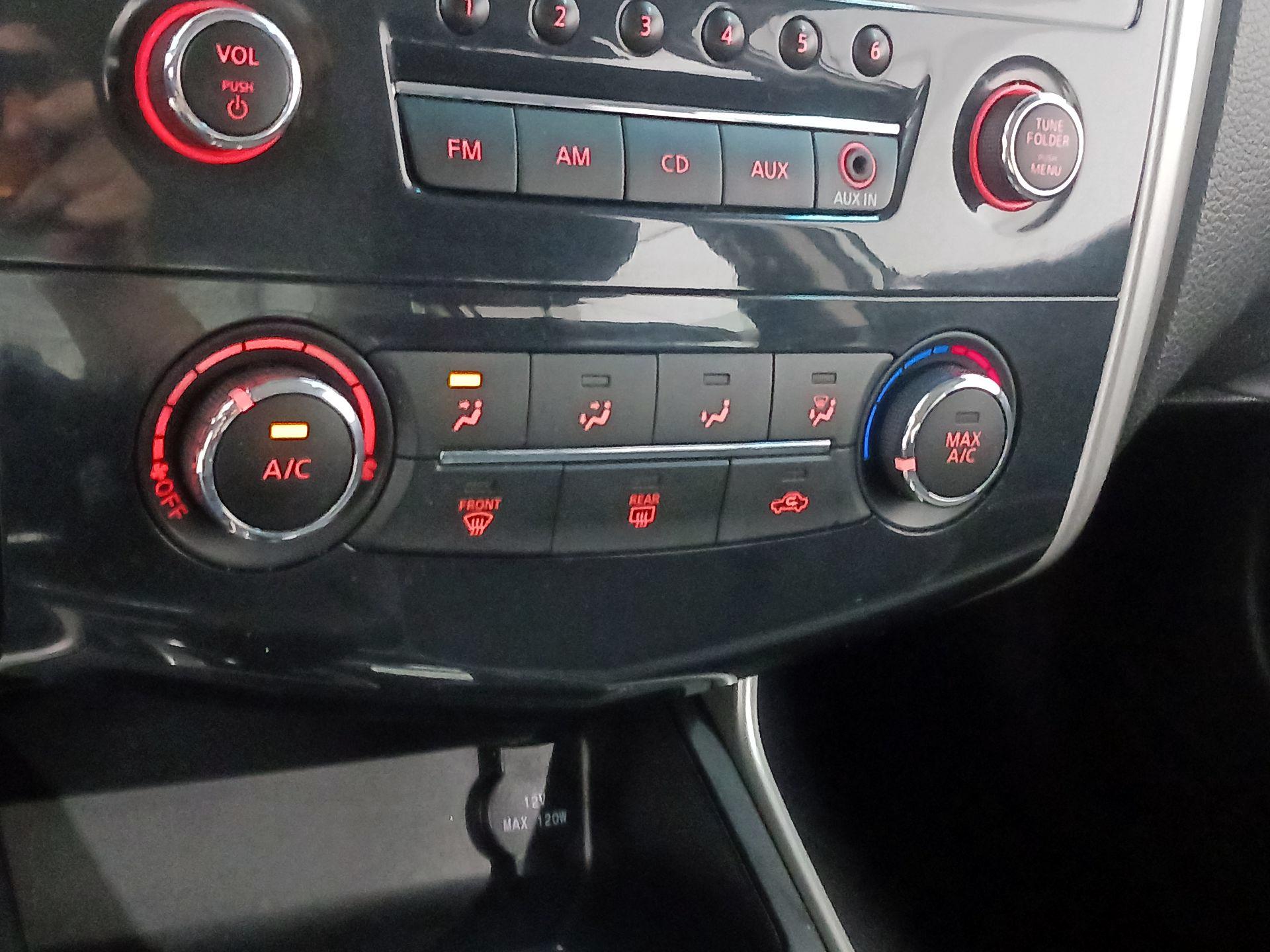 Thumbnail: 2015 Nissan Altima - 15