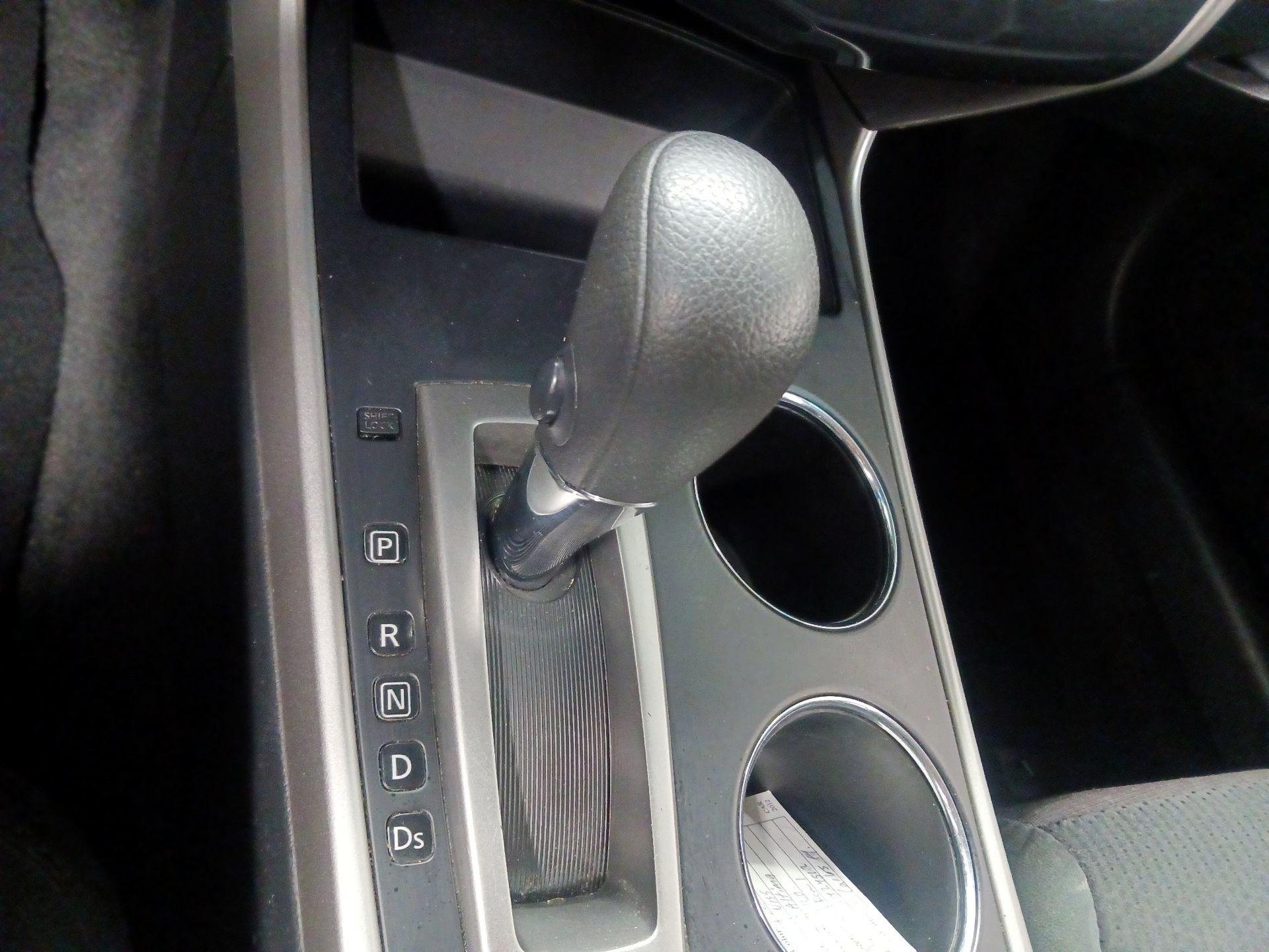 Thumbnail: 2015 Nissan Altima - 16
