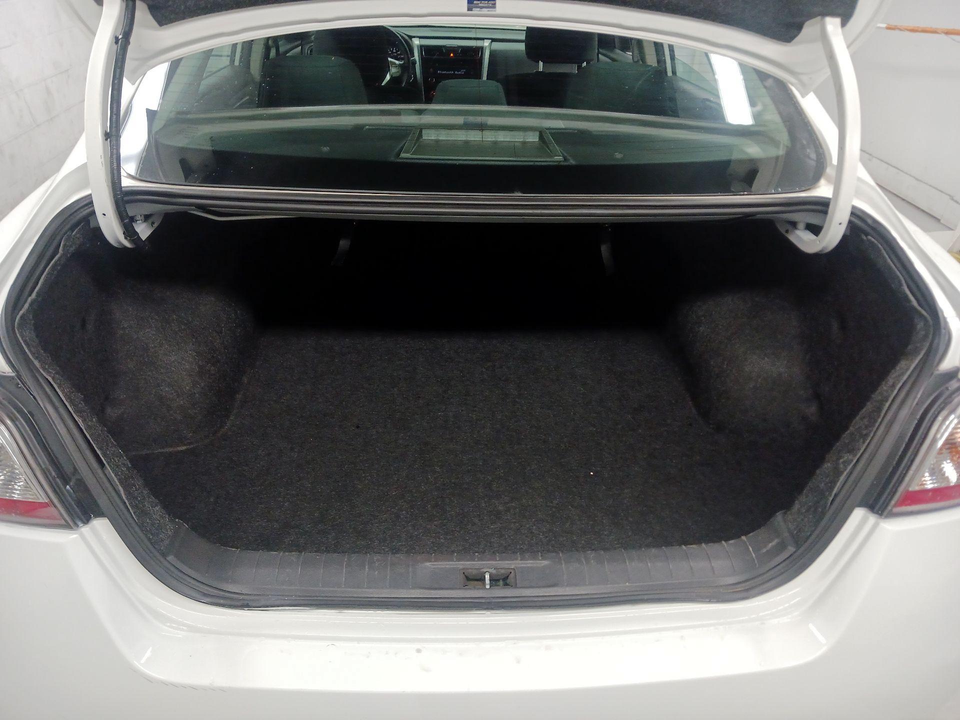 Thumbnail: 2015 Nissan Altima - 18