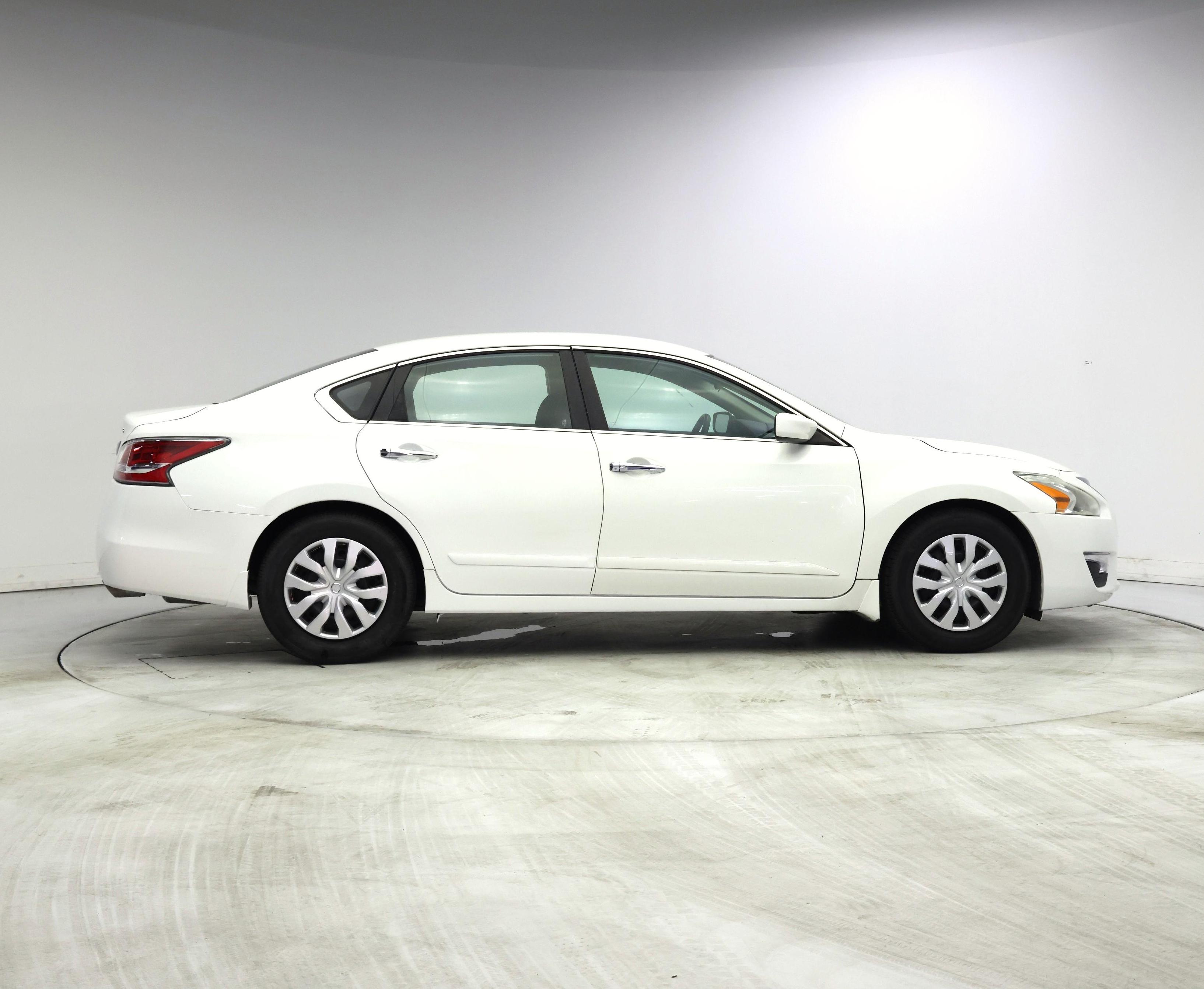 Thumbnail: 2015 Nissan Altima - 7