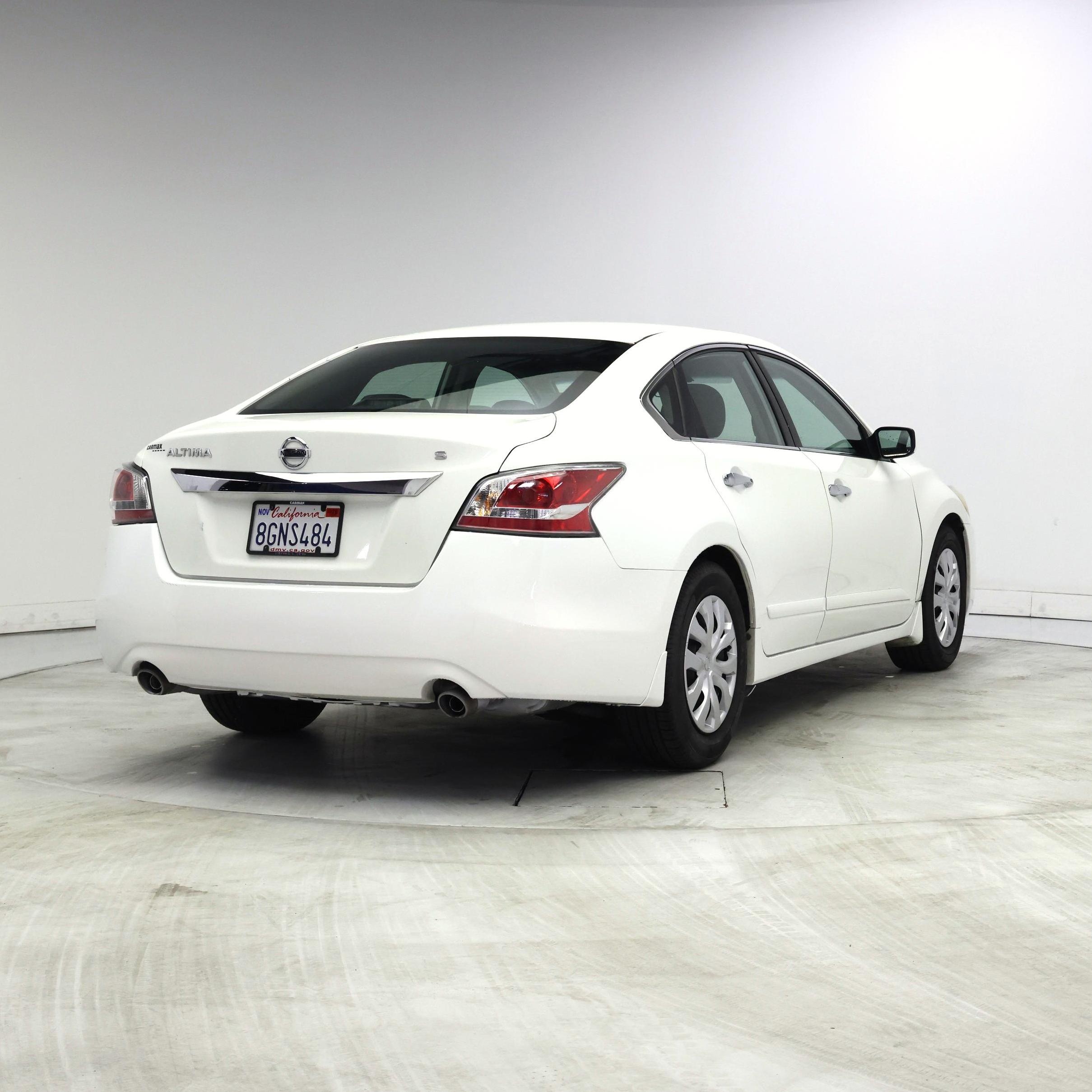Thumbnail: 2015 Nissan Altima - 8