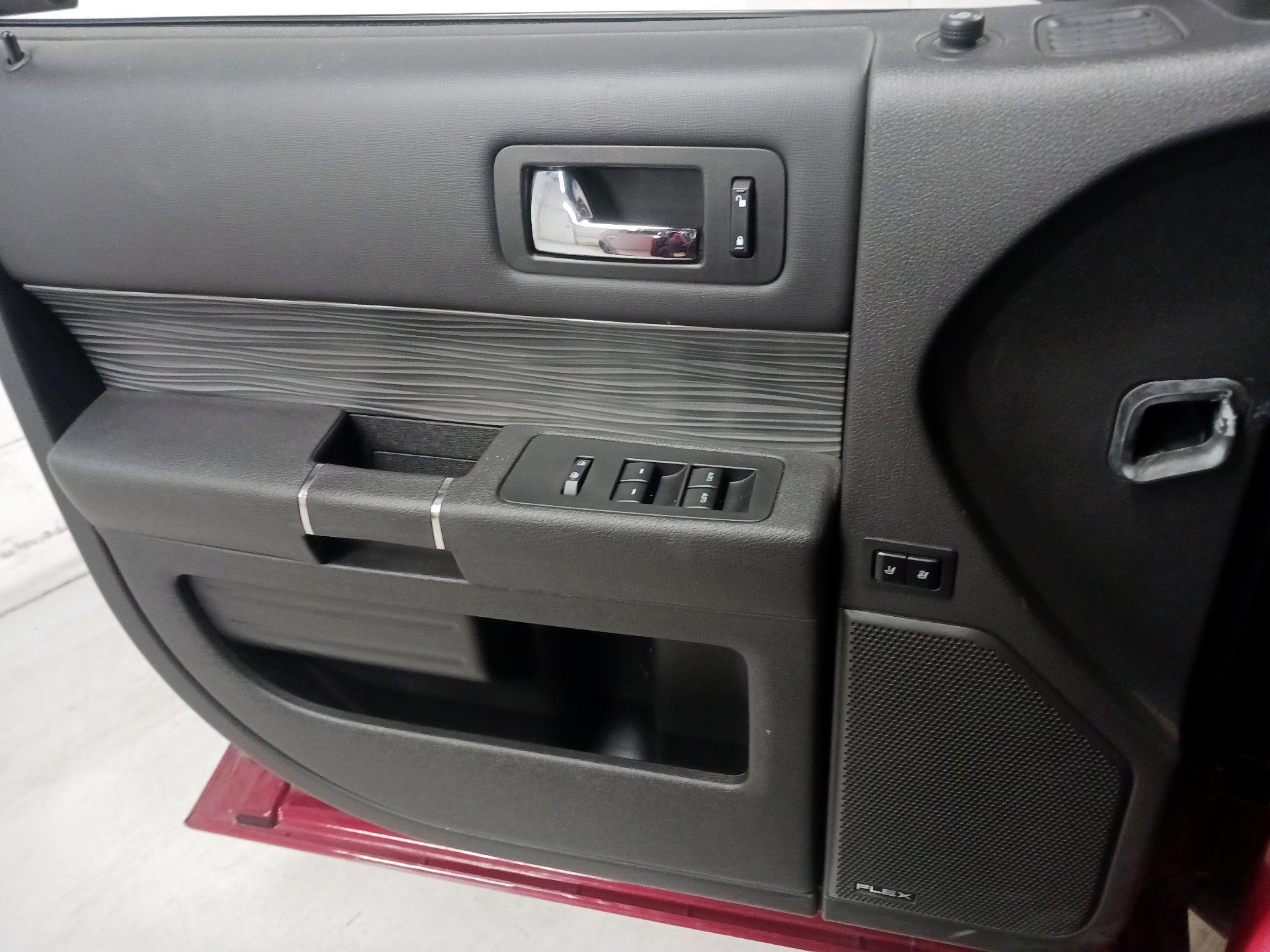 Thumbnail: 2016 Ford Flex - 12