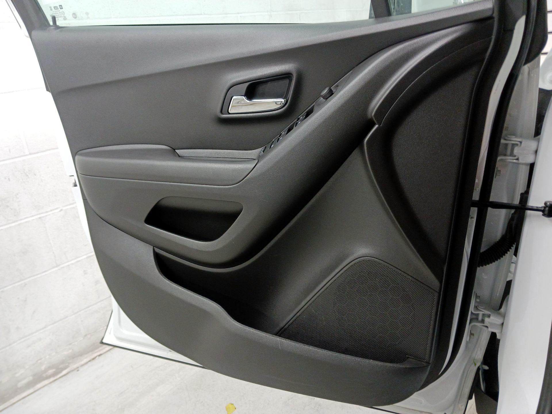 Thumbnail: 2020 Chevrolet Trax - 12