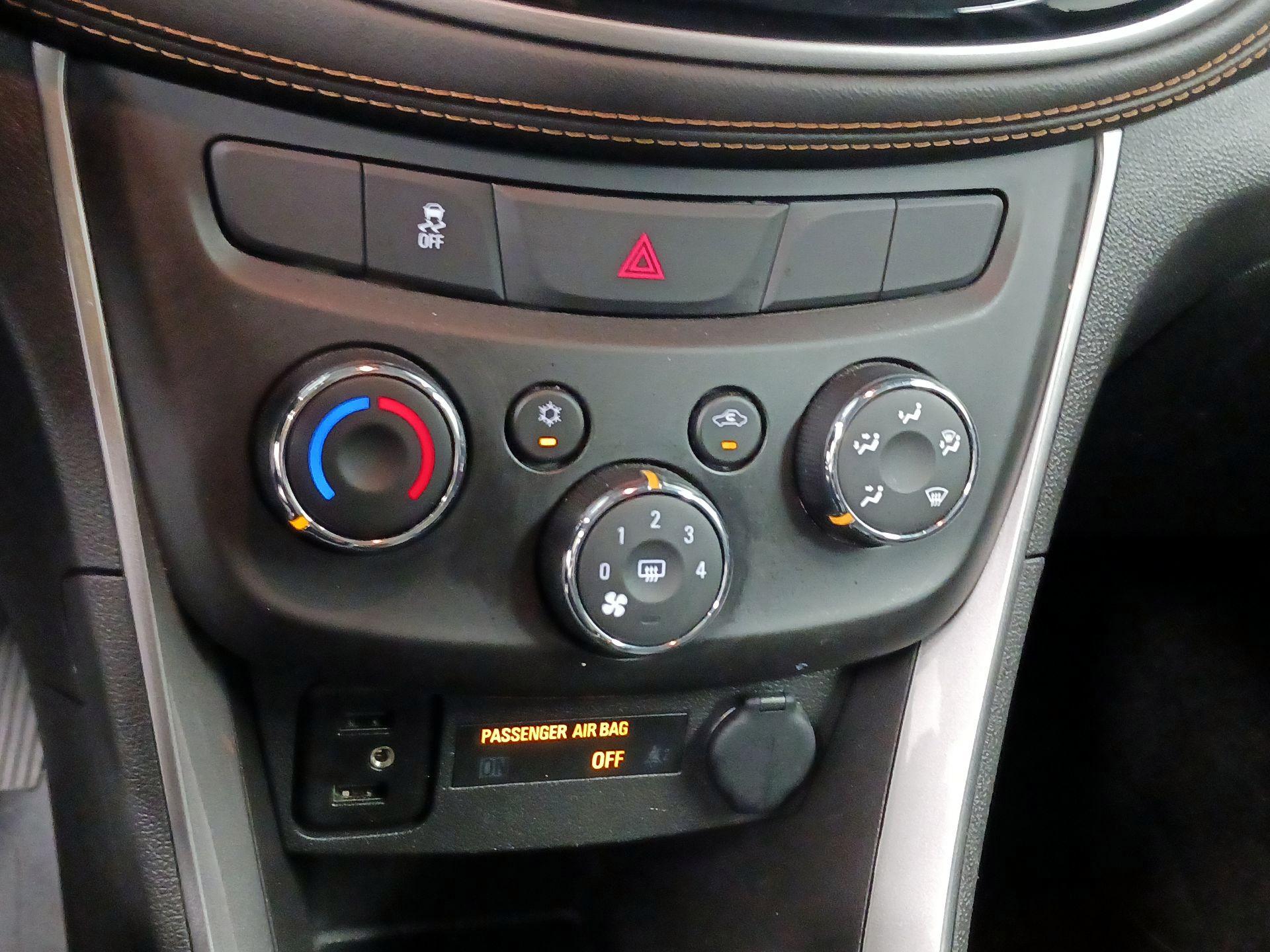 Thumbnail: 2020 Chevrolet Trax - 15