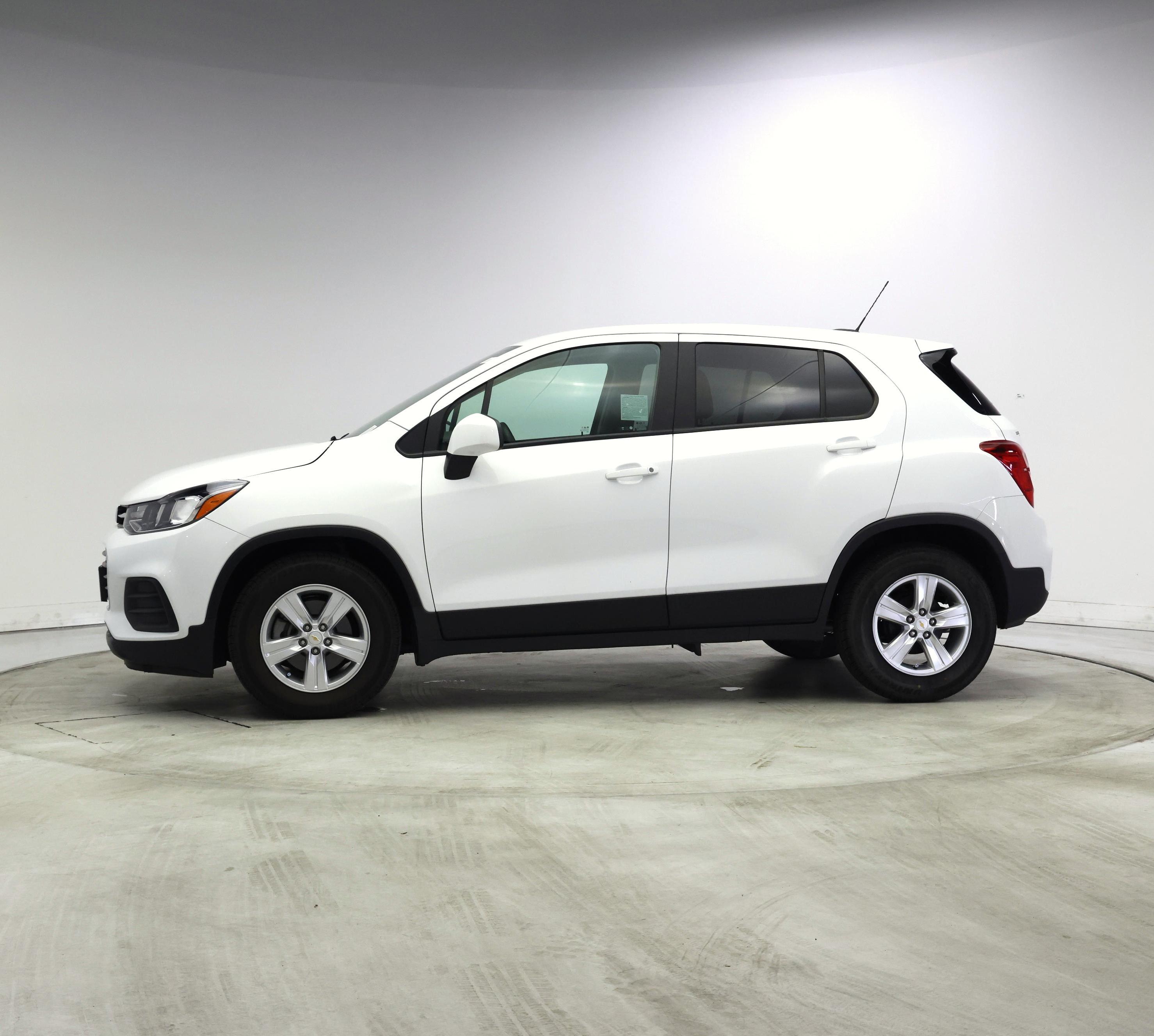 Thumbnail: 2020 Chevrolet Trax - 3