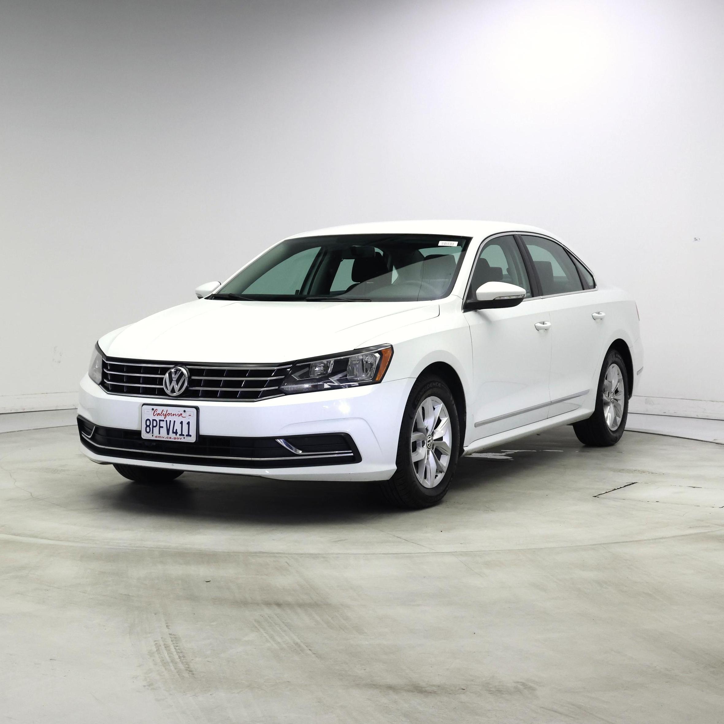 Thumbnail: 2016 Volkswagen Passat - 4