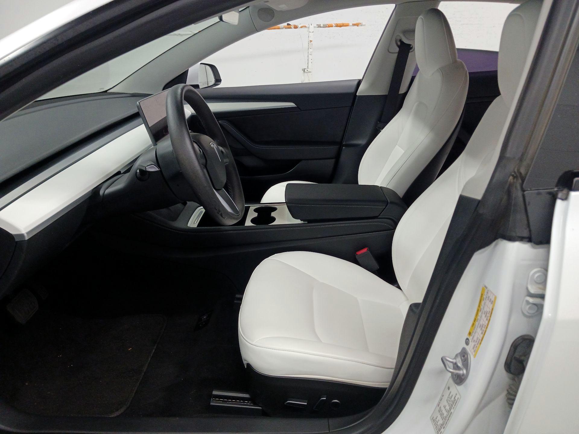 Thumbnail: 2023 Tesla Model 3 - 11