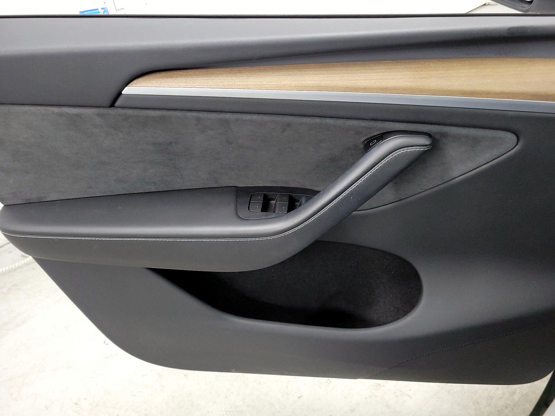 Thumbnail: 2023 Tesla Model Y - 12