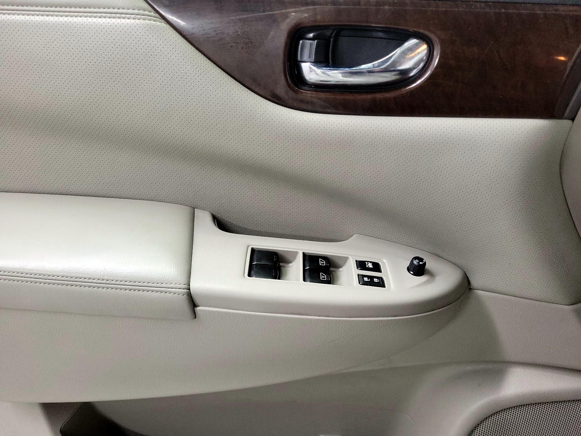 Thumbnail: 2015 Nissan Quest - 12
