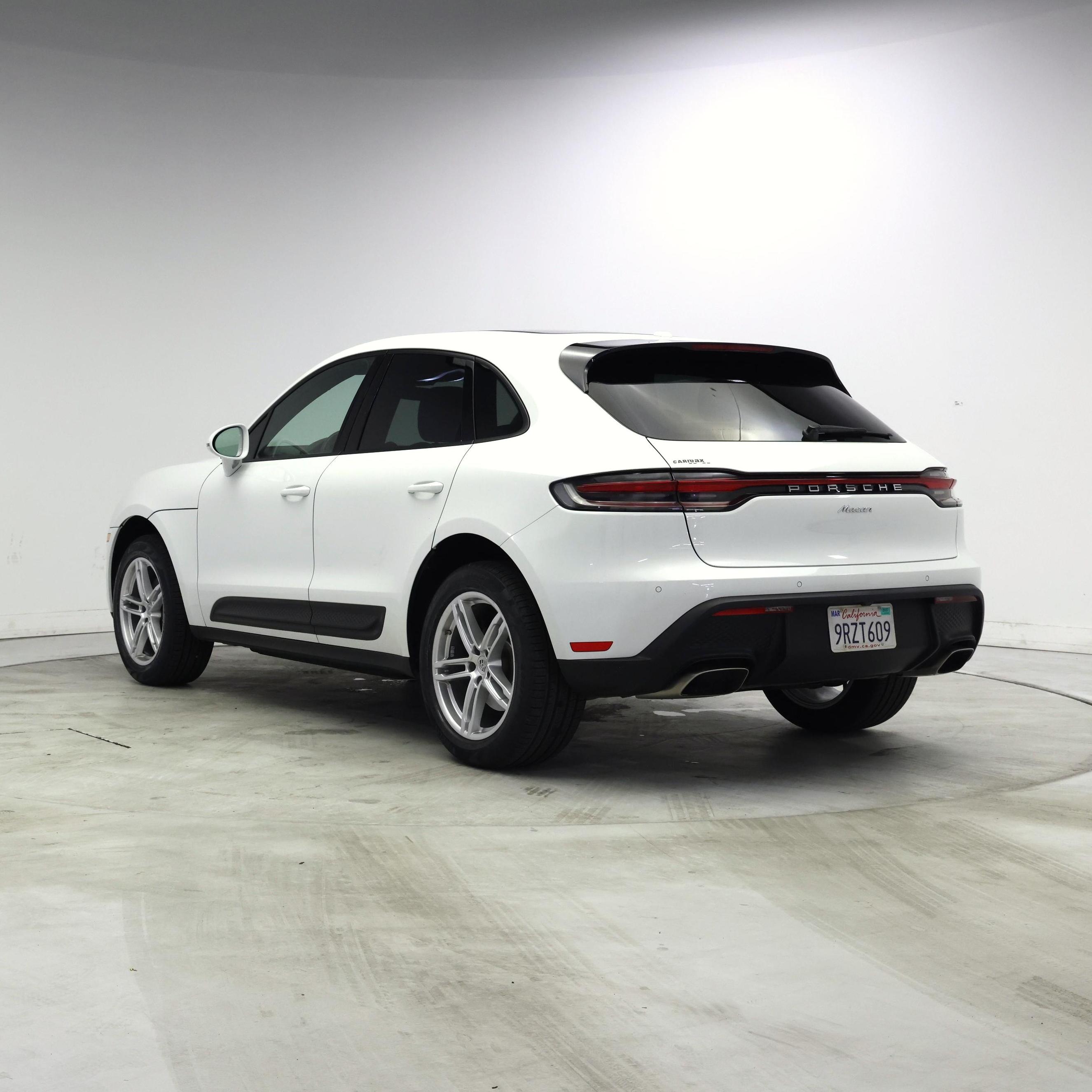 Thumbnail: 2022 Porsche Macan - 2