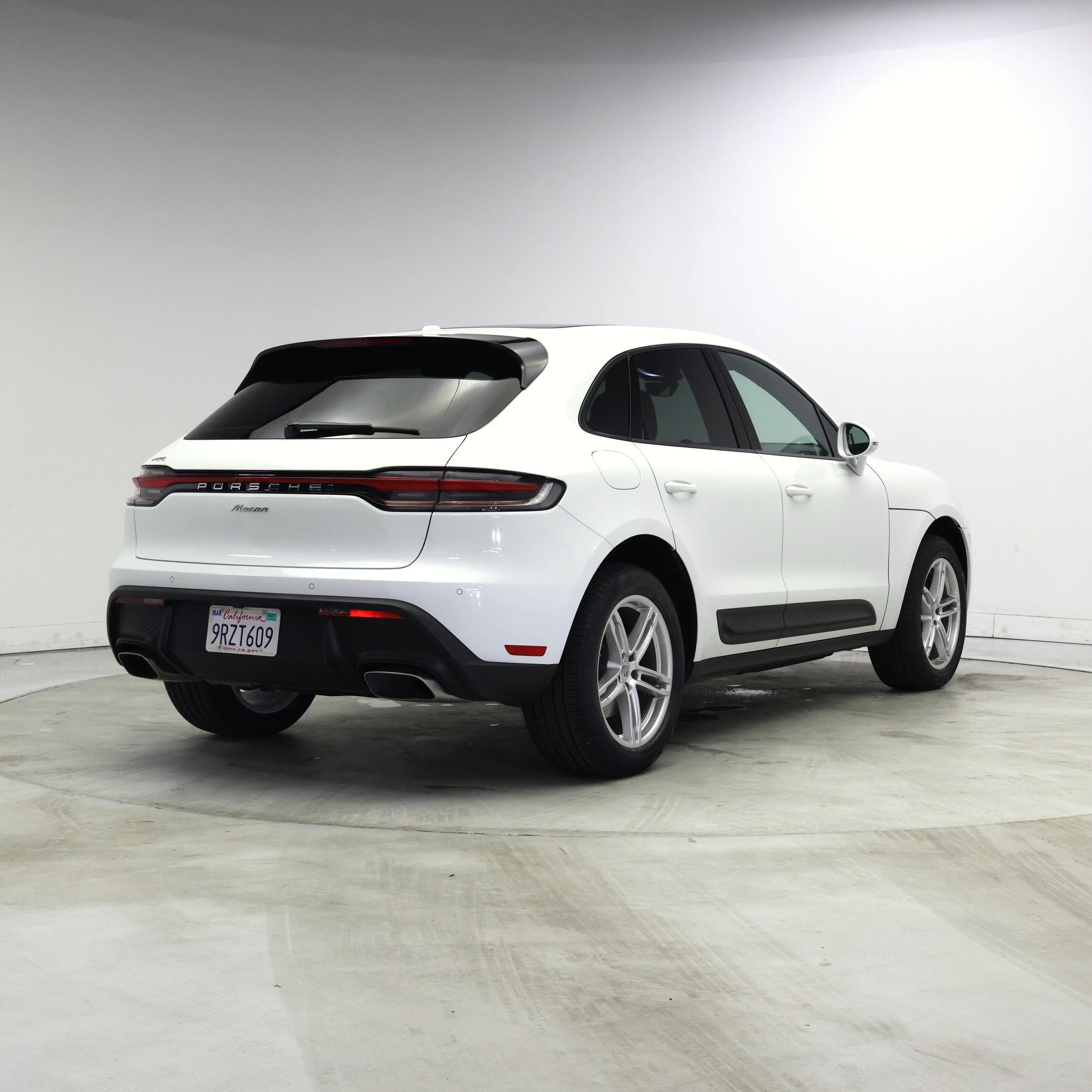 Thumbnail: 2022 Porsche Macan - 8