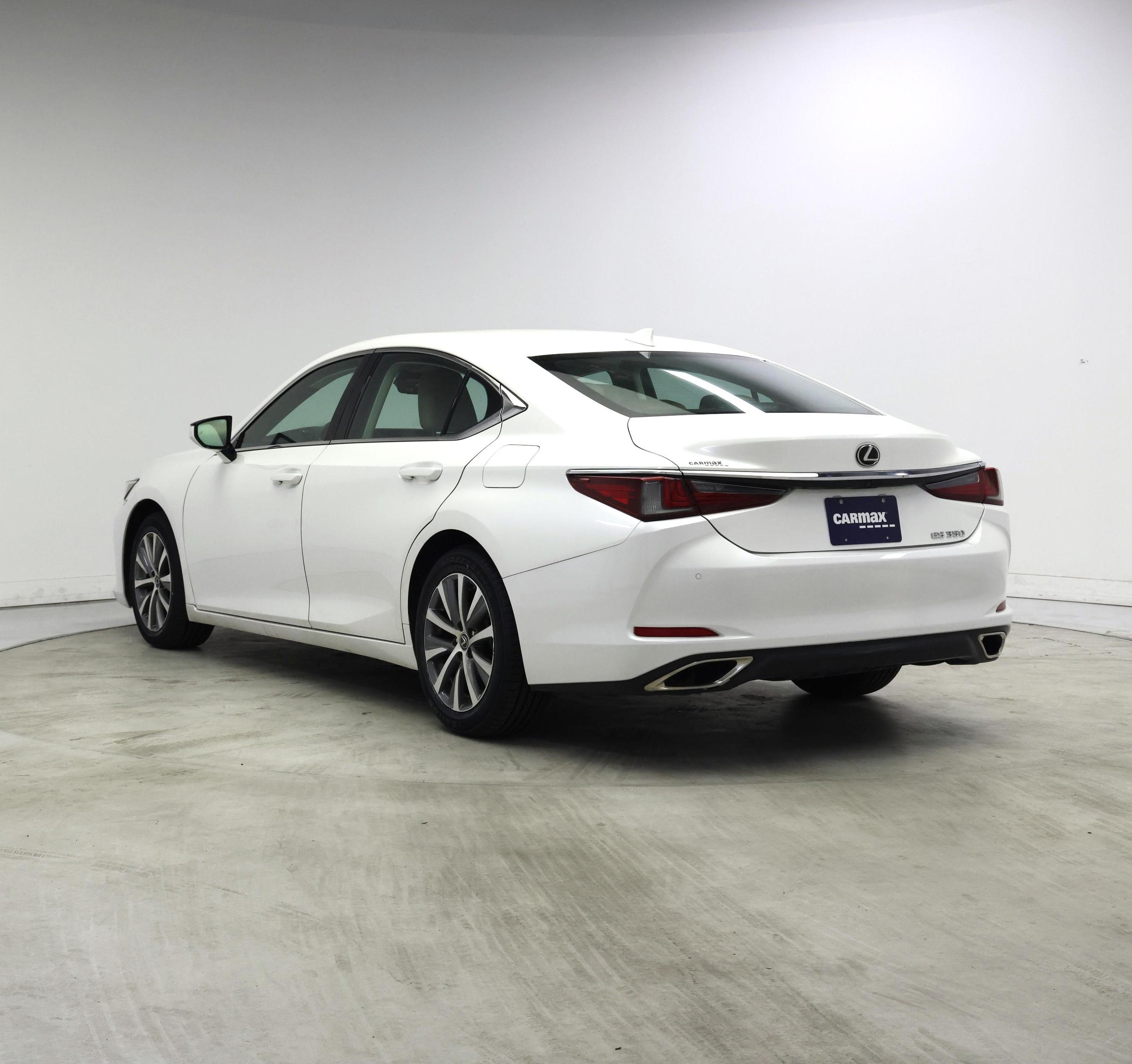 Thumbnail: 2019 Lexus ES - 2
