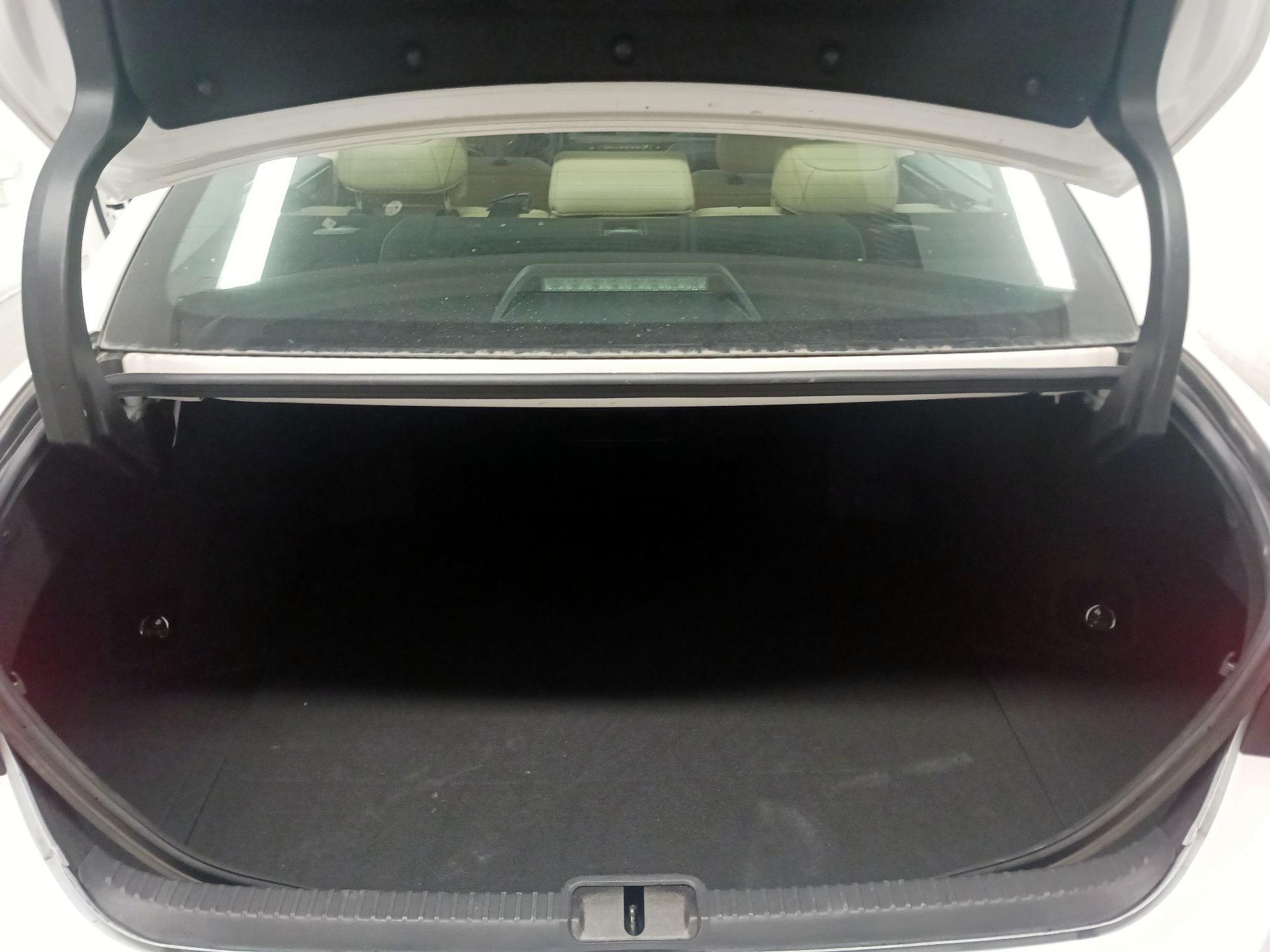 Thumbnail: 2019 Lexus ES - 20