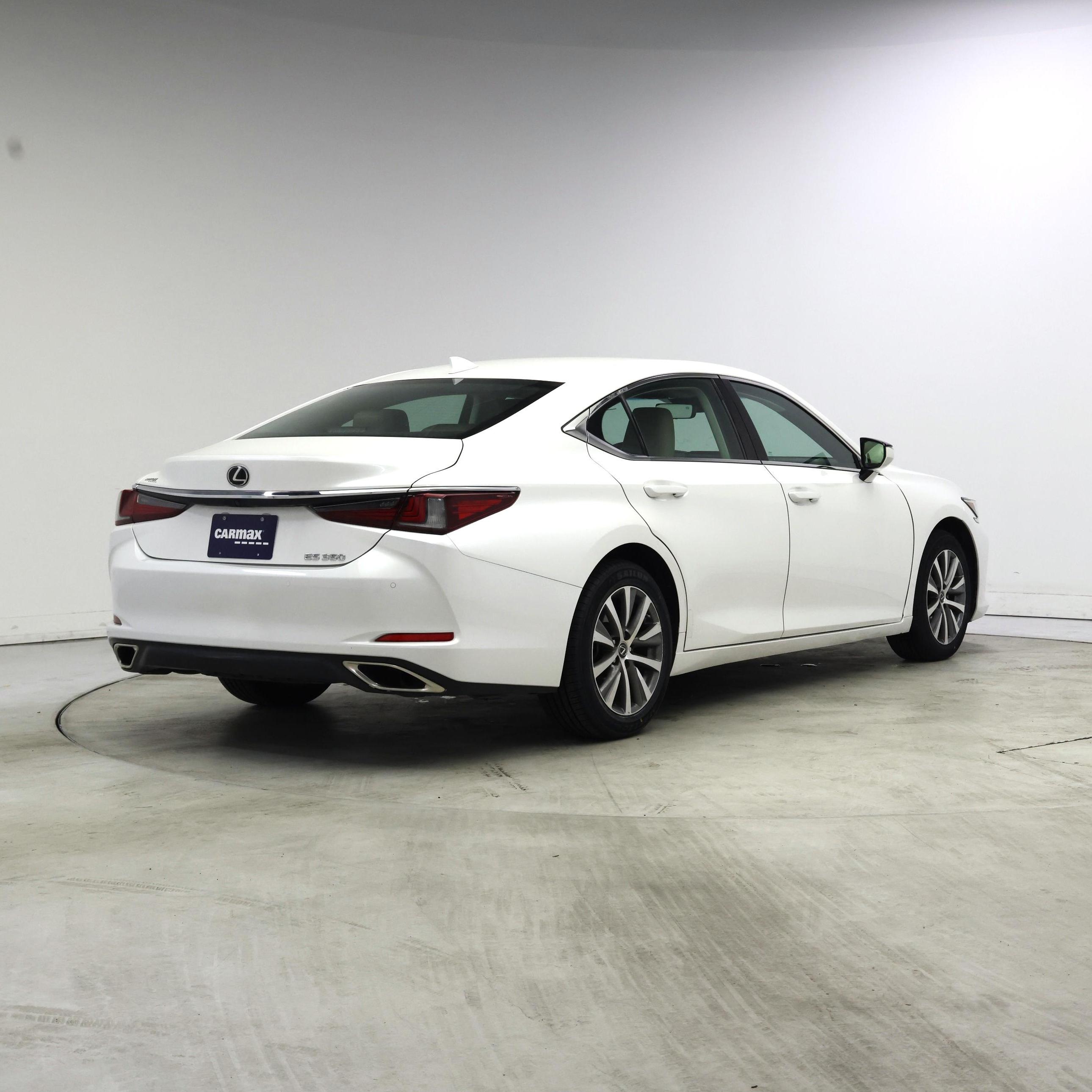 Thumbnail: 2019 Lexus ES - 8