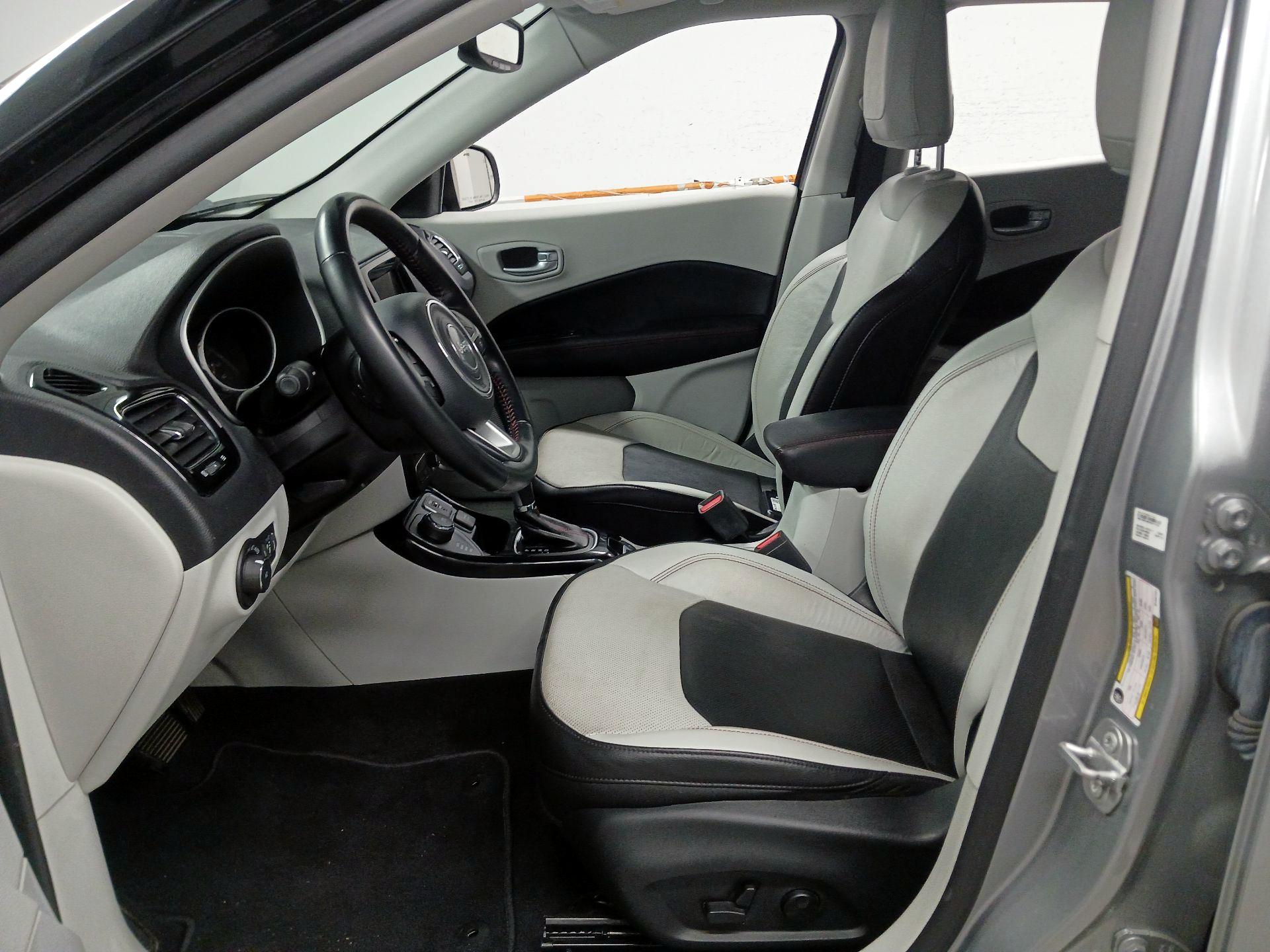 Thumbnail: 2021 Jeep Compass - 11