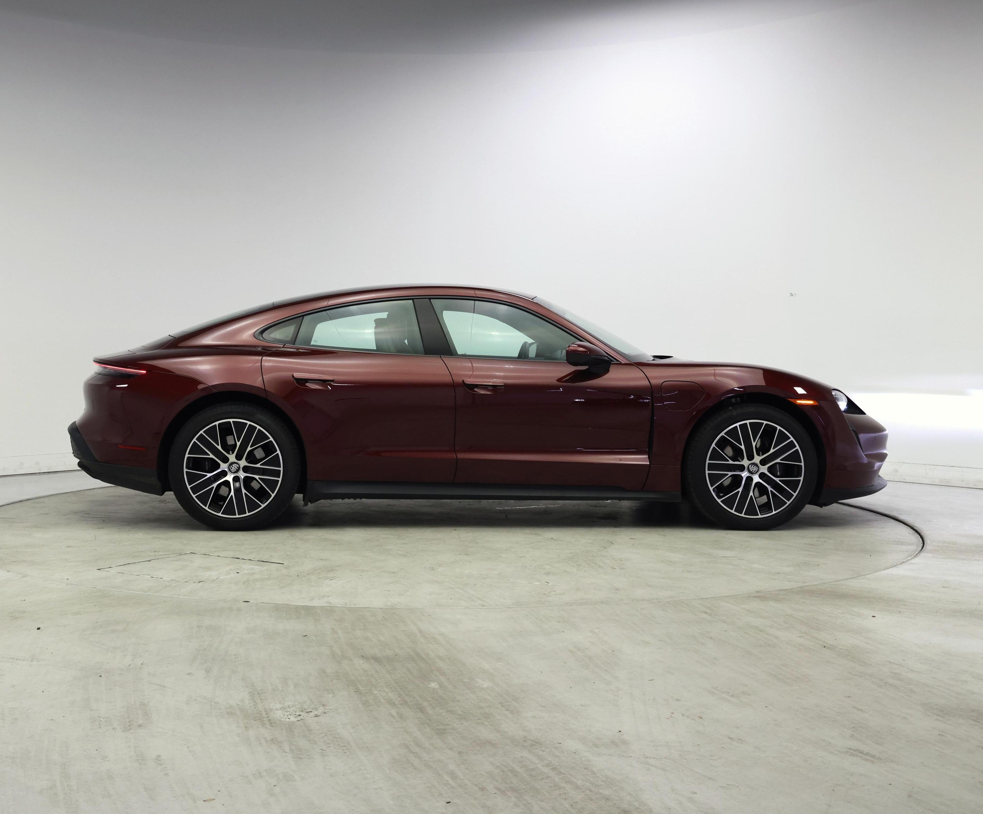 Thumbnail: 2021 Porsche Taycan - 7
