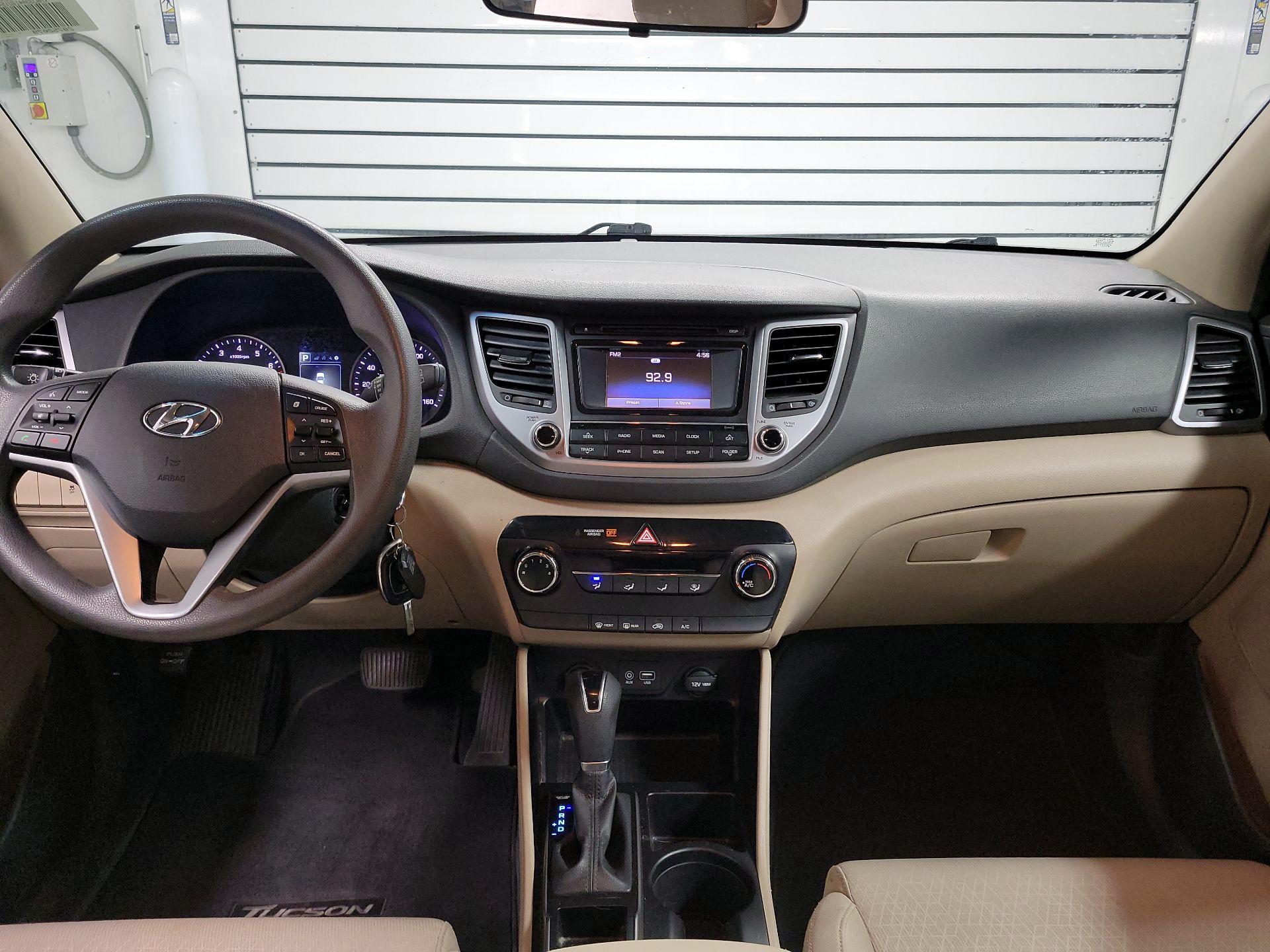 Thumbnail: 2016 Hyundai Tucson - 9