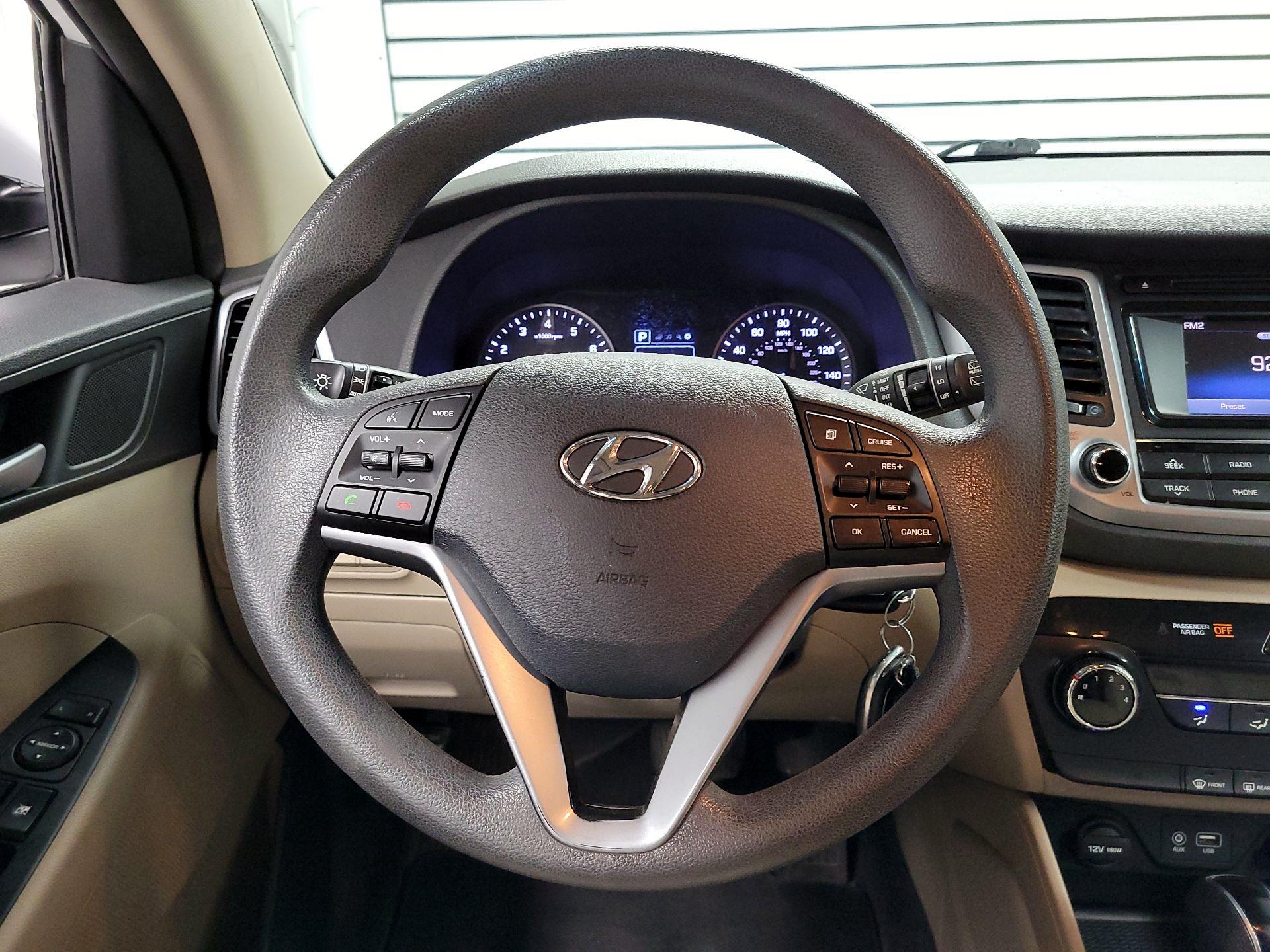 Thumbnail: 2016 Hyundai Tucson - 10