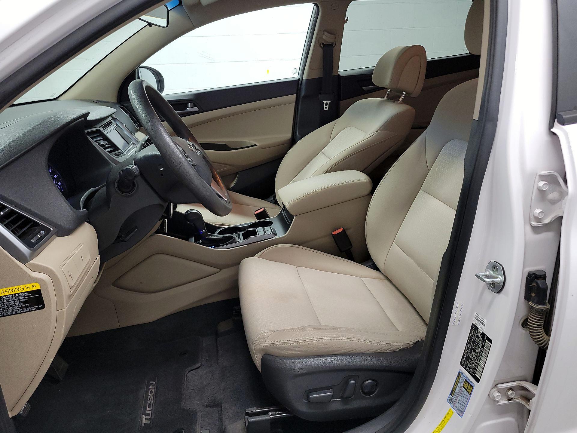 Thumbnail: 2016 Hyundai Tucson - 11