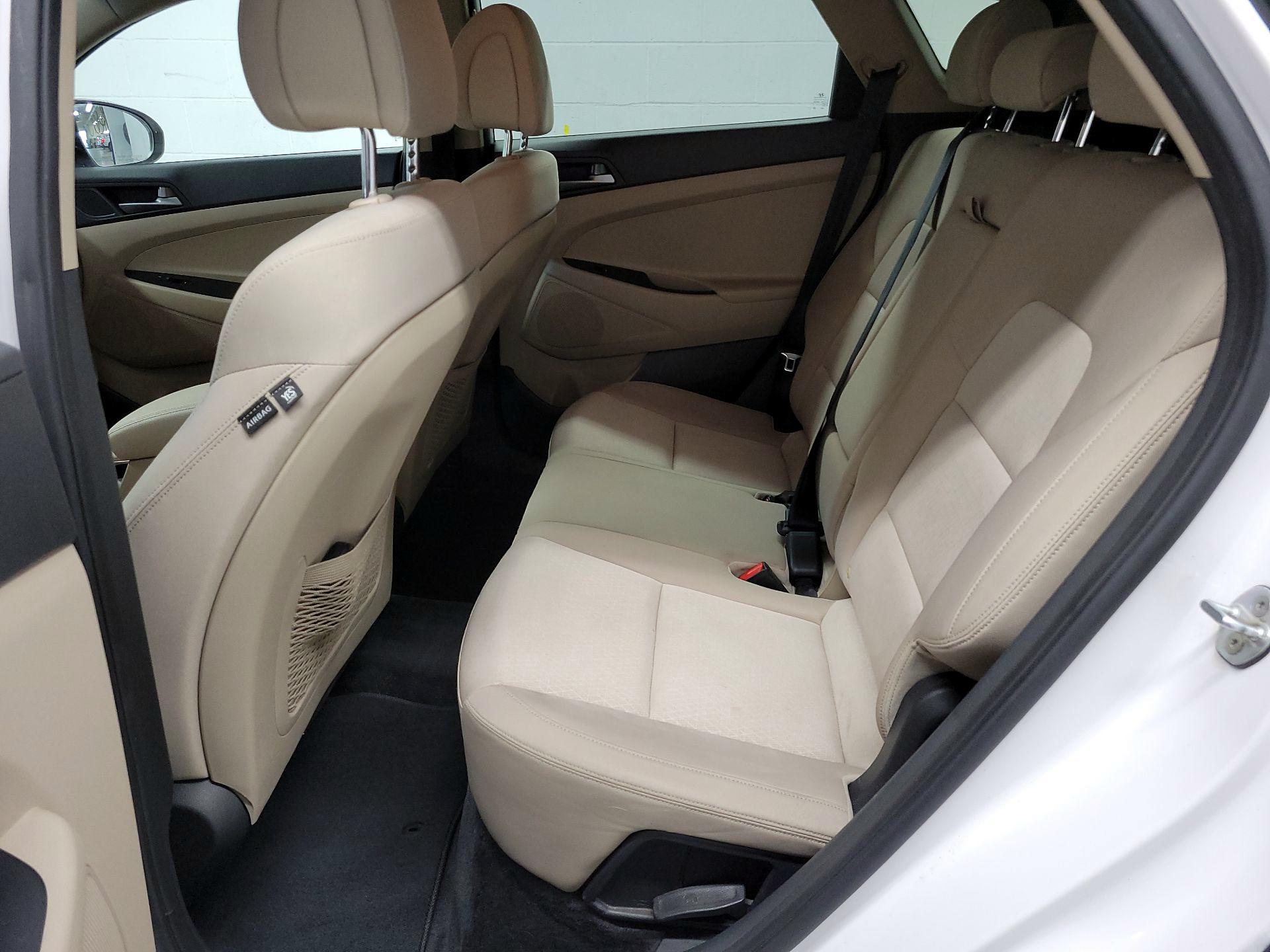 Thumbnail: 2016 Hyundai Tucson - 16