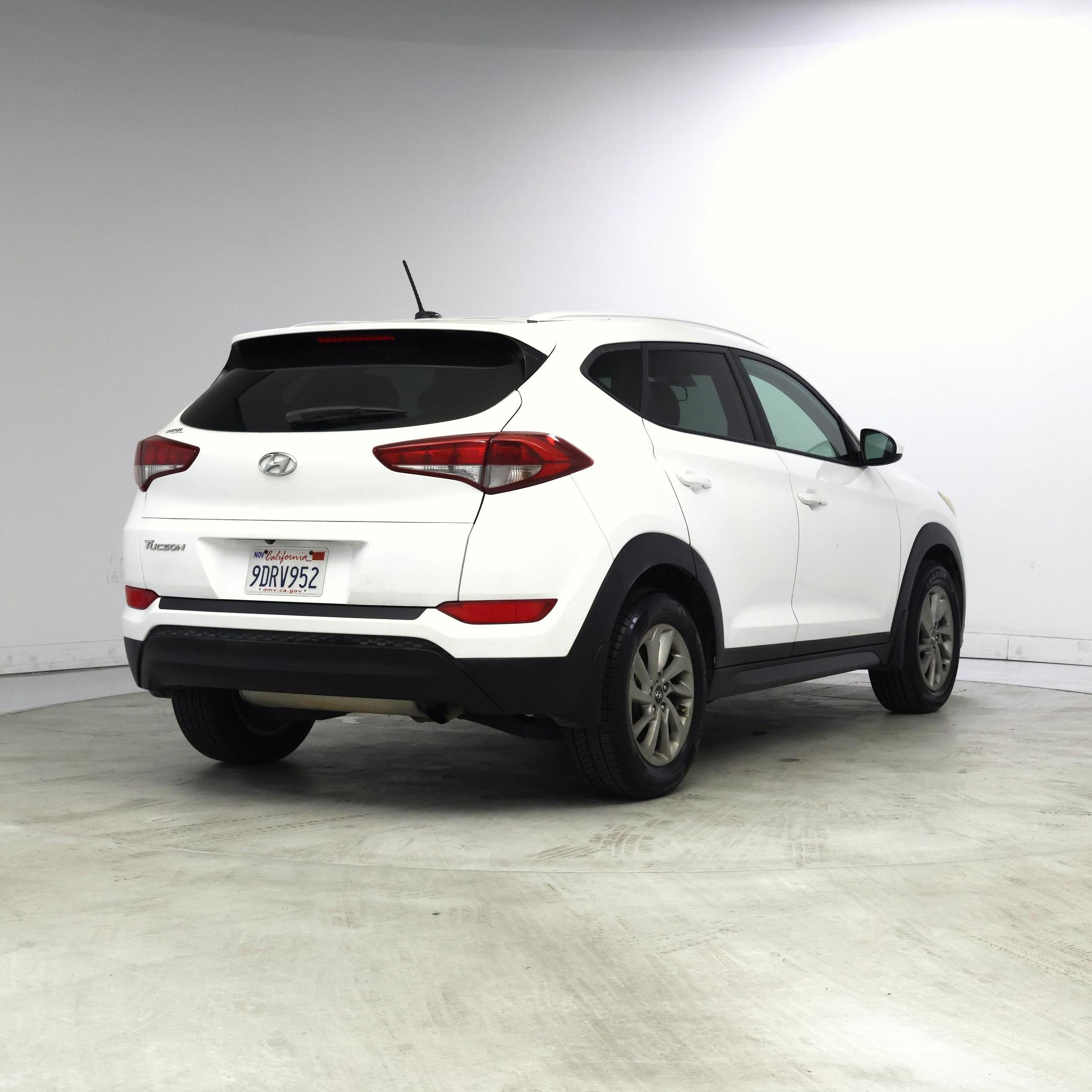 Thumbnail: 2016 Hyundai Tucson - 8