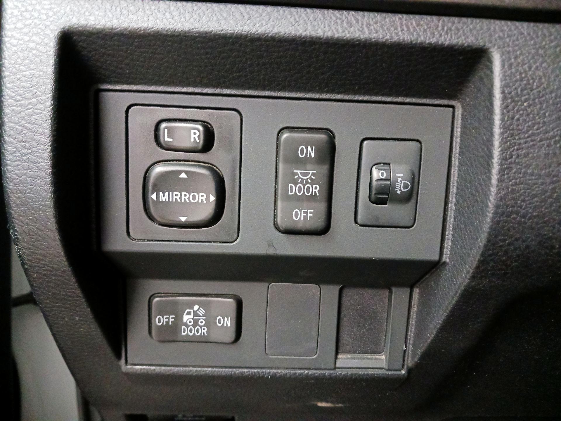 Thumbnail: 2014 Toyota Tundra - 13