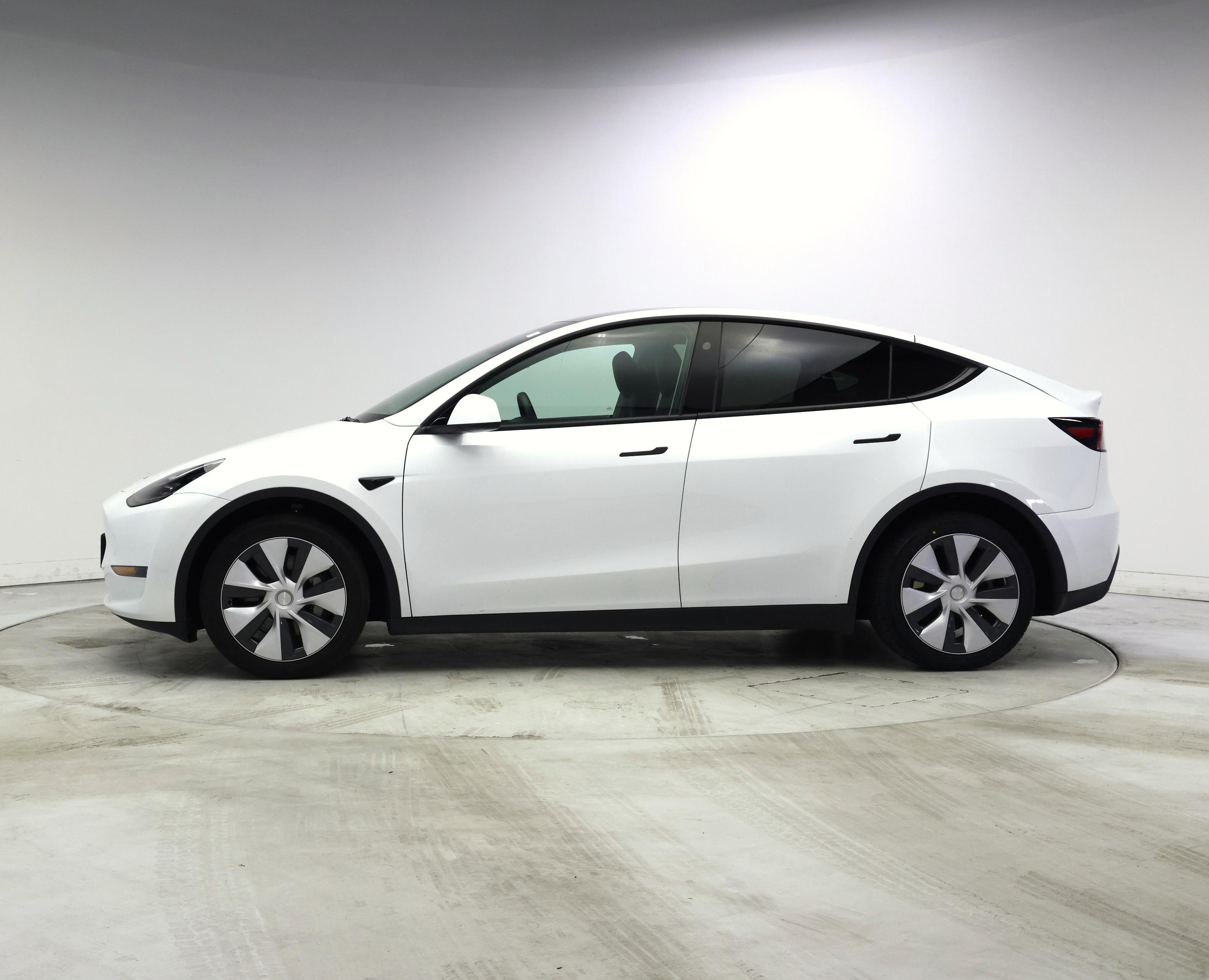 Thumbnail: 2024 Tesla Model Y - 3