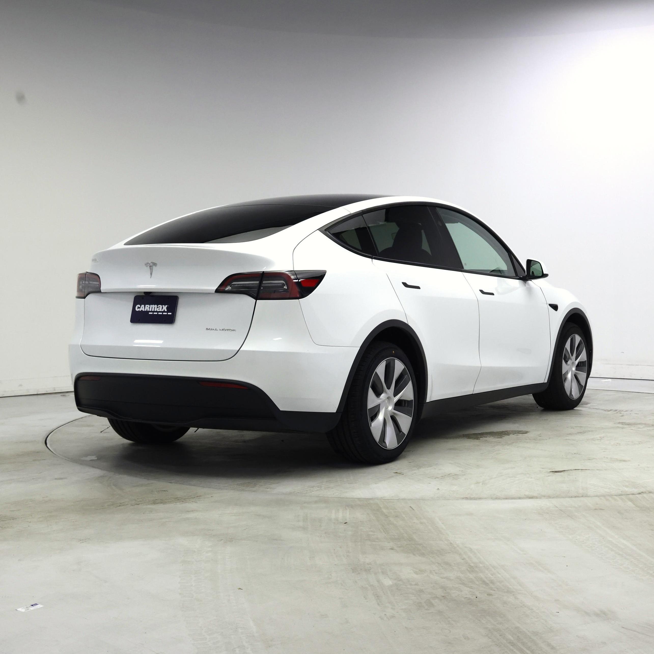 Thumbnail: 2024 Tesla Model Y - 8