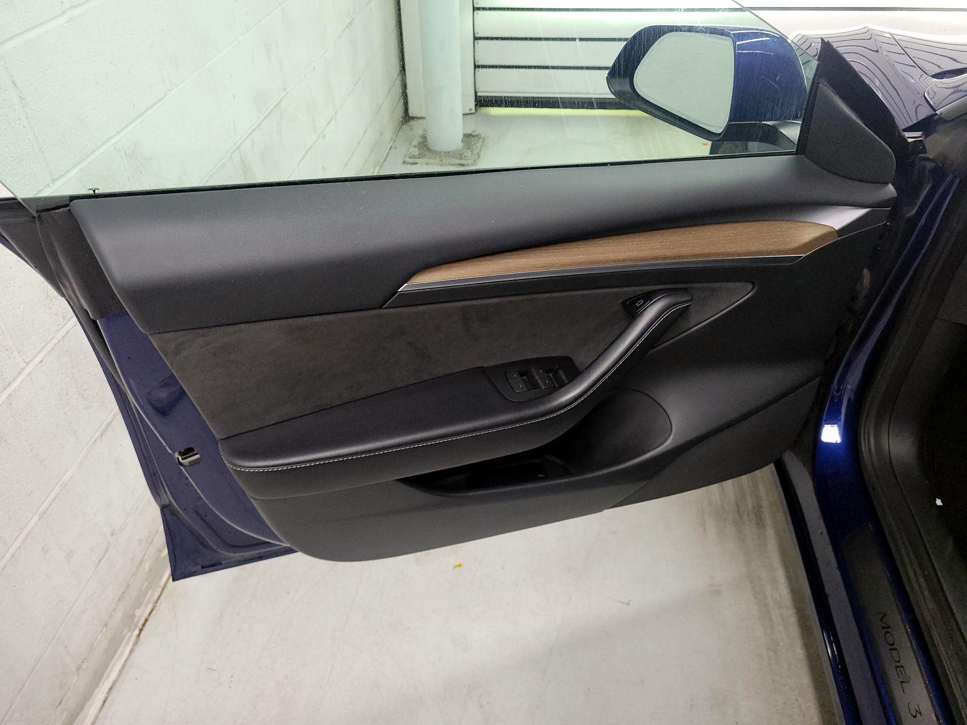Thumbnail: 2023 Tesla Model 3 - 12