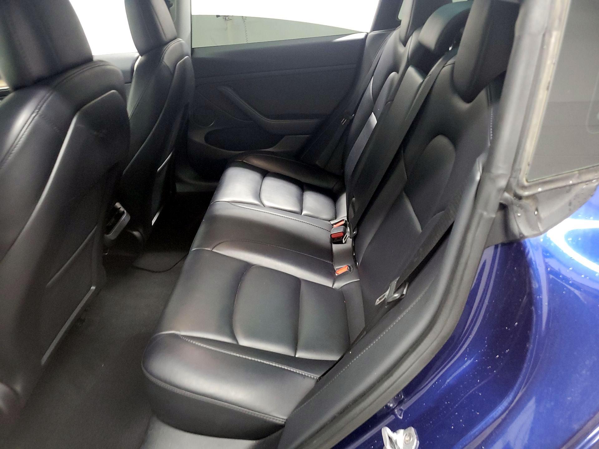 Thumbnail: 2023 Tesla Model 3 - 18